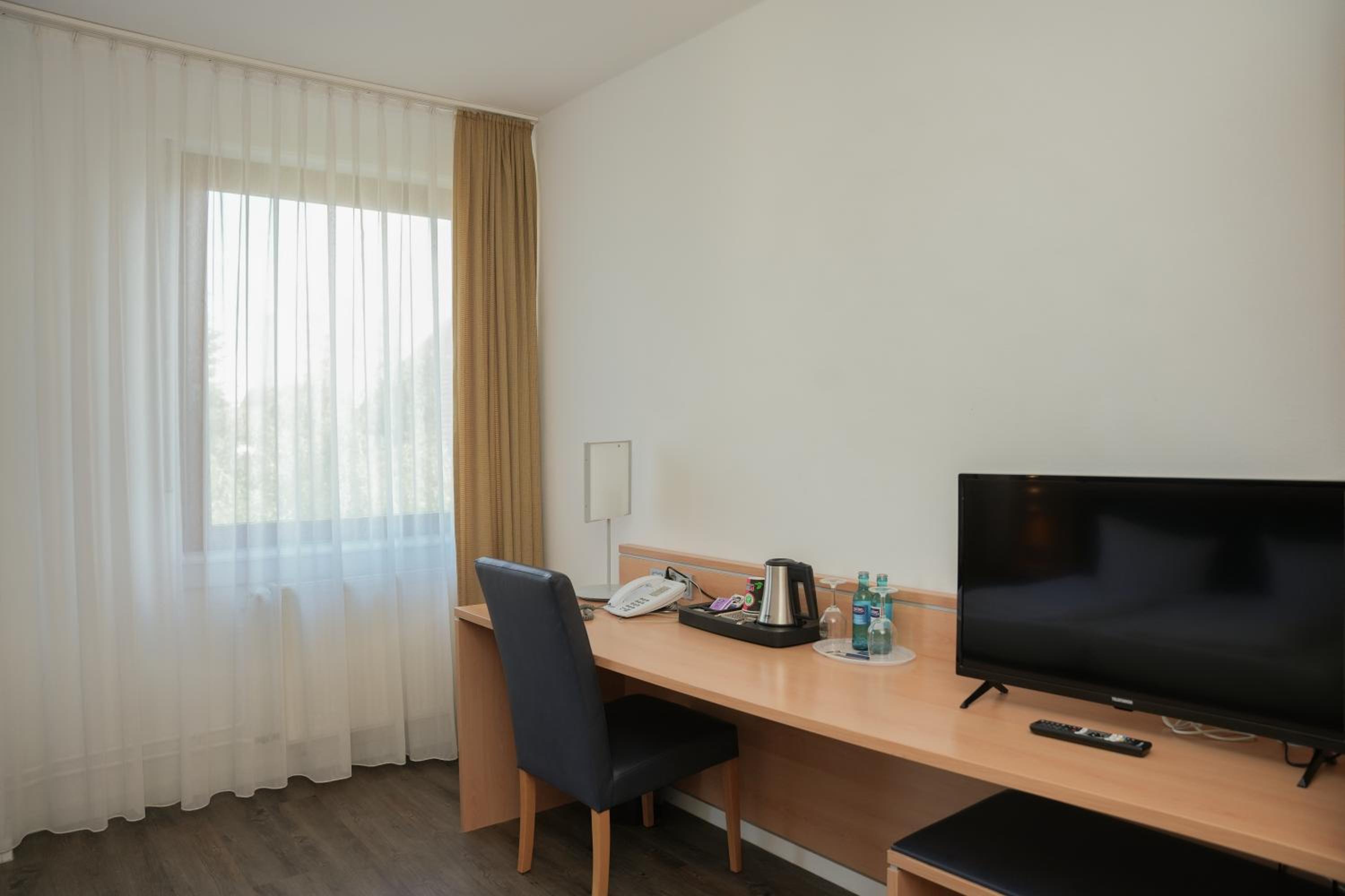 Standard Triple Room - Photo 5