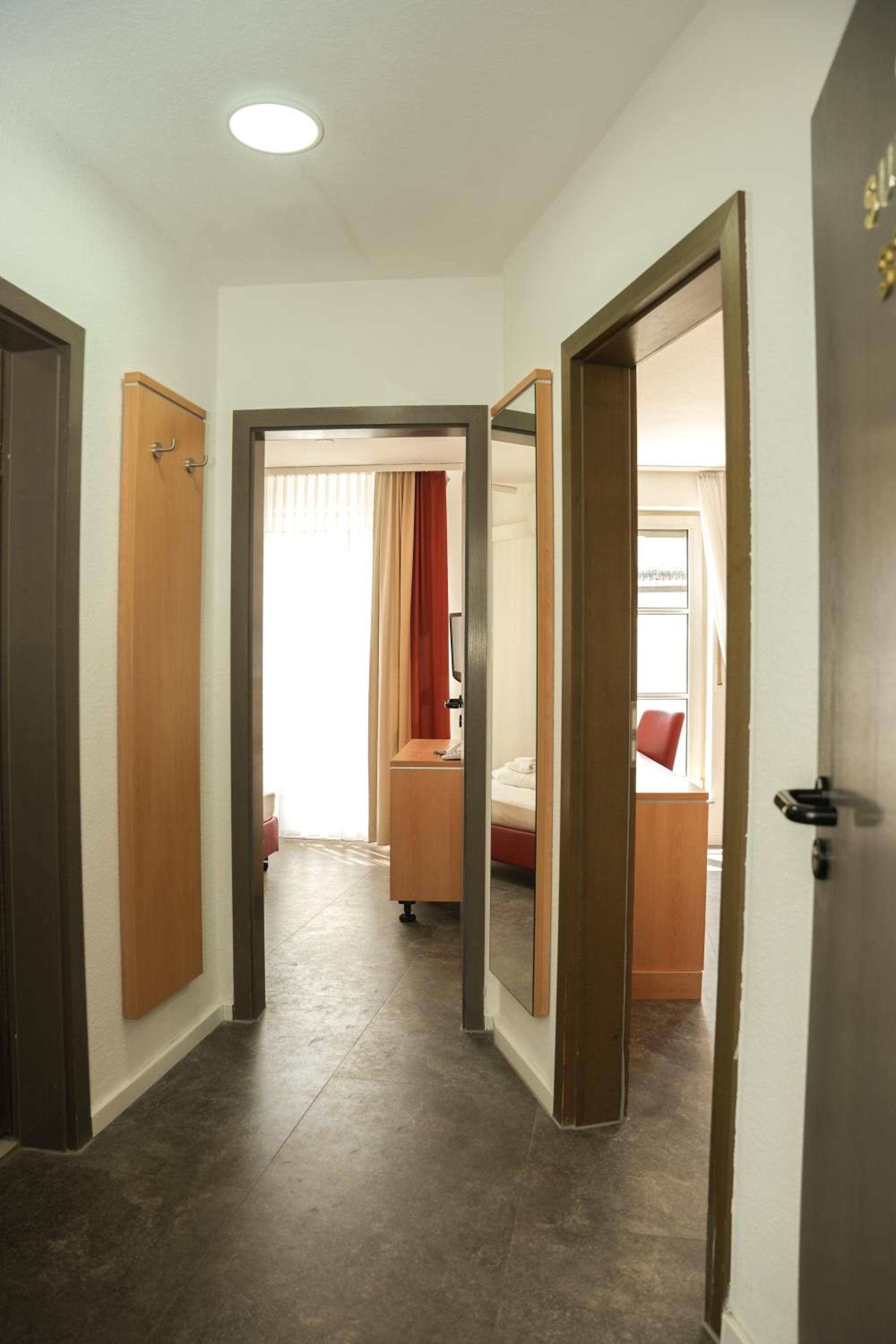 Standard Triple Room - Photo 2