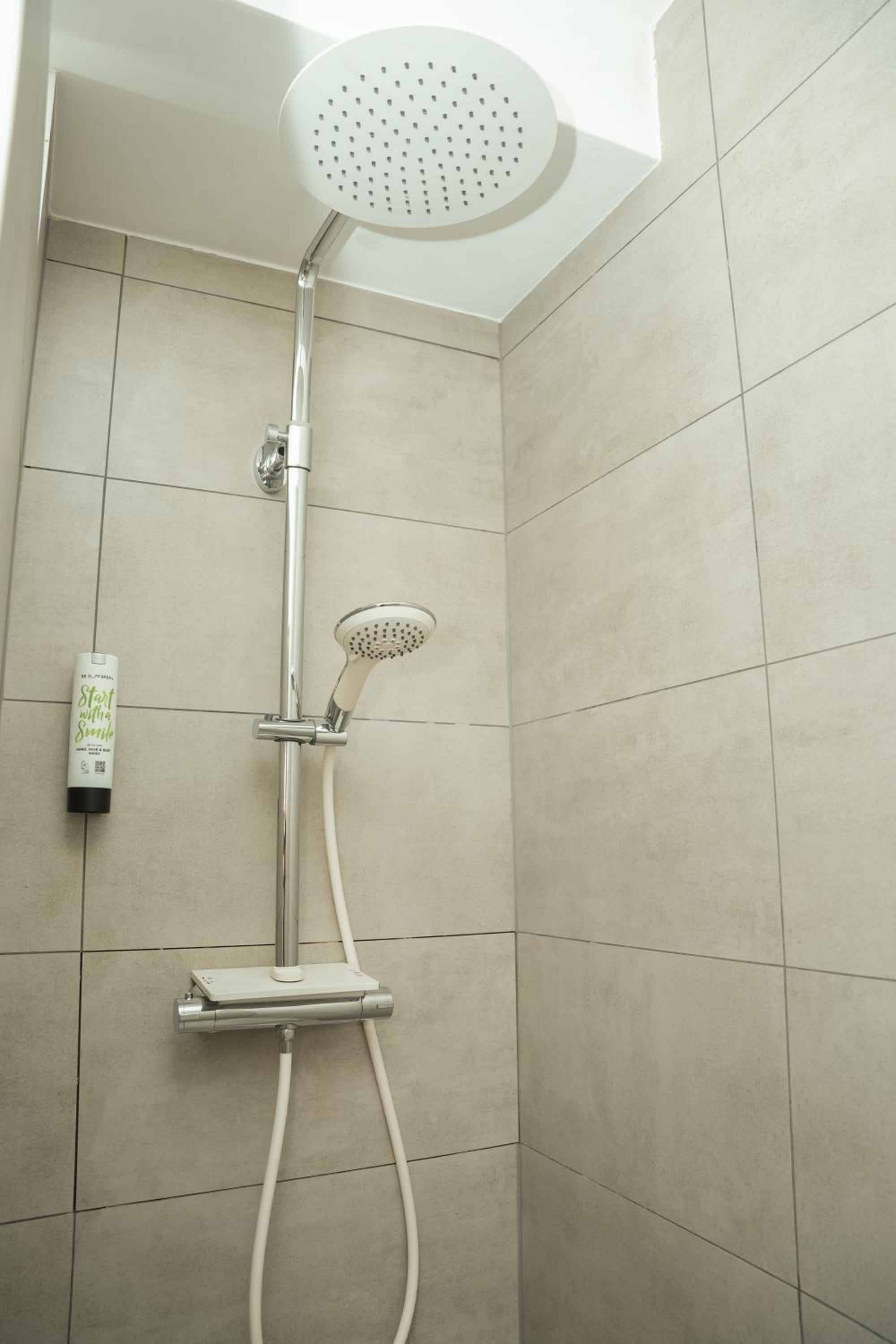 Standard Triple Room - Photo 6