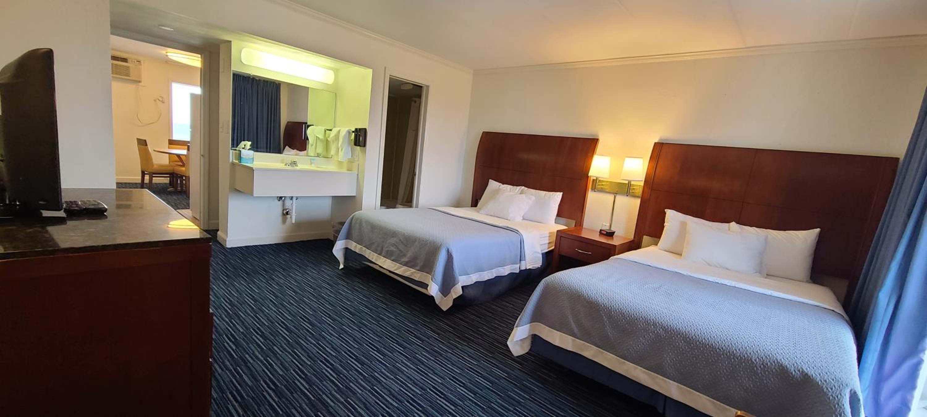 Two-Bedroom Suite - Non-Smoking - Photo 3