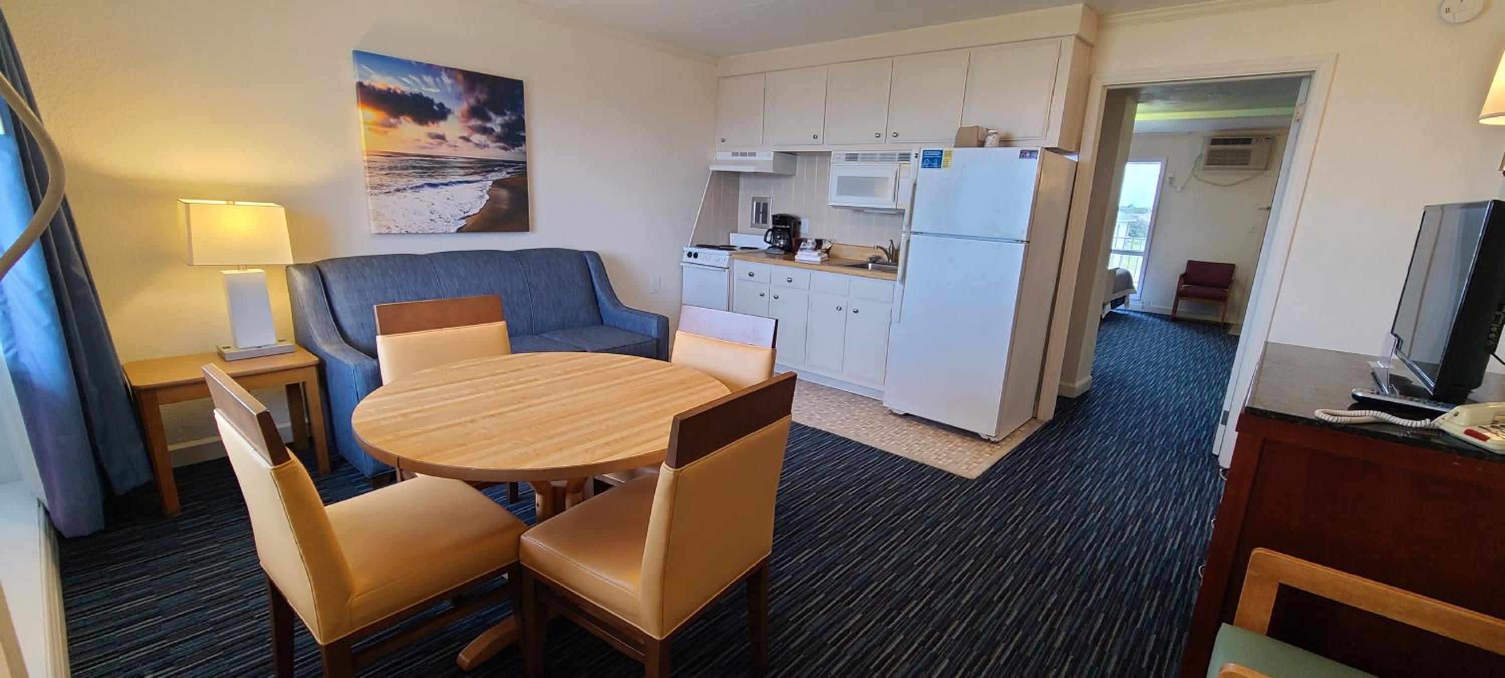 Deluxe Suite with Sea View - Photo 2