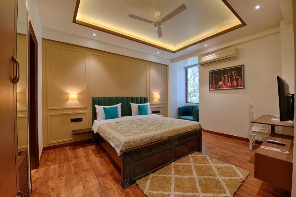 Deluxe Room - Photo 15