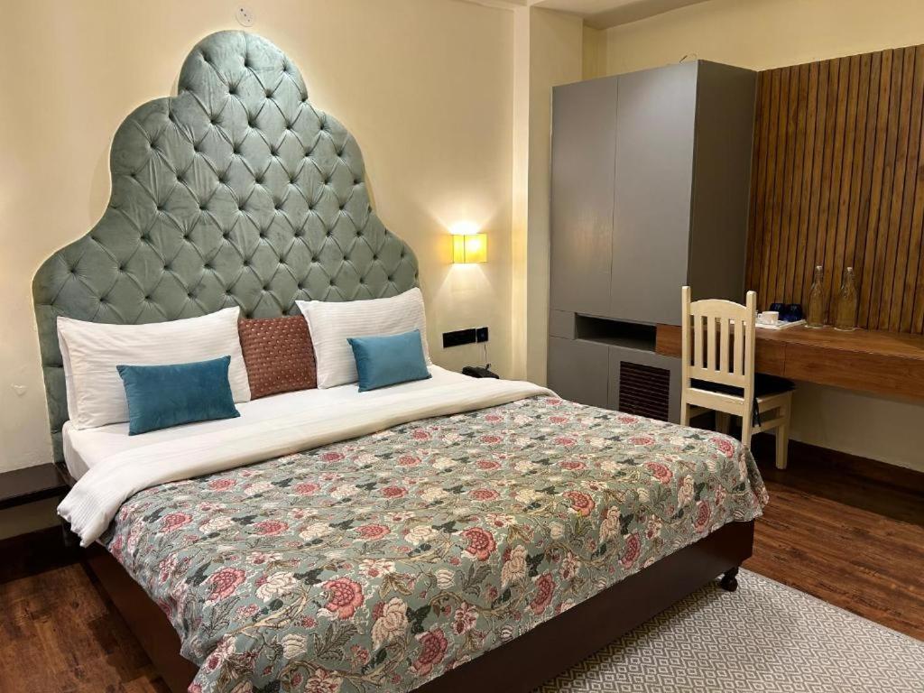 Deluxe Room - Photo 7