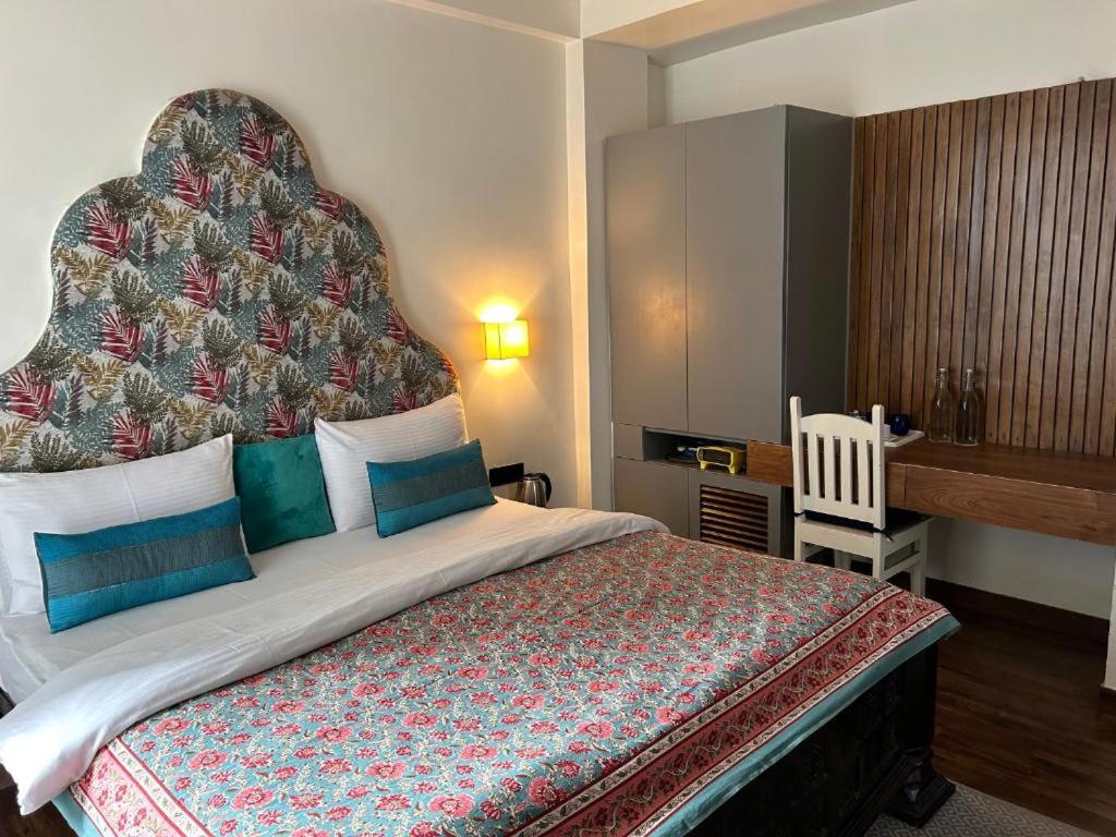 Deluxe Room - Photo 6