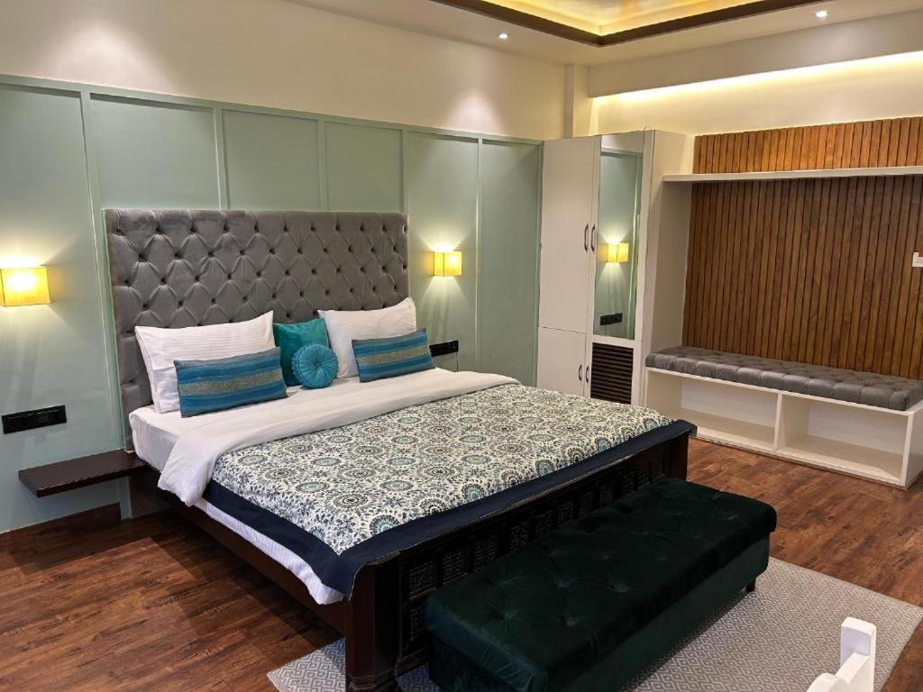 Deluxe Room - Photo 3