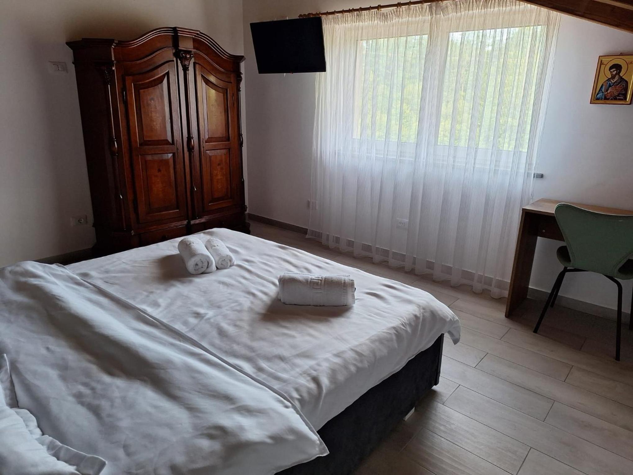 Double Room with Private Bathroom photo 1