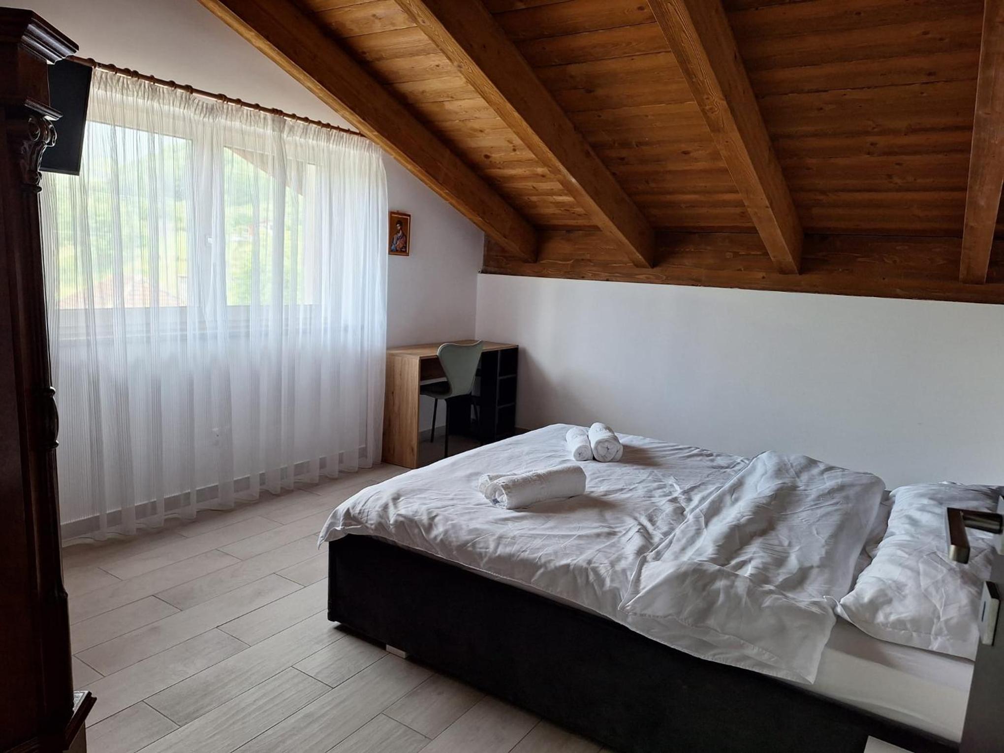 Double Room with Private Bathroom photo 2