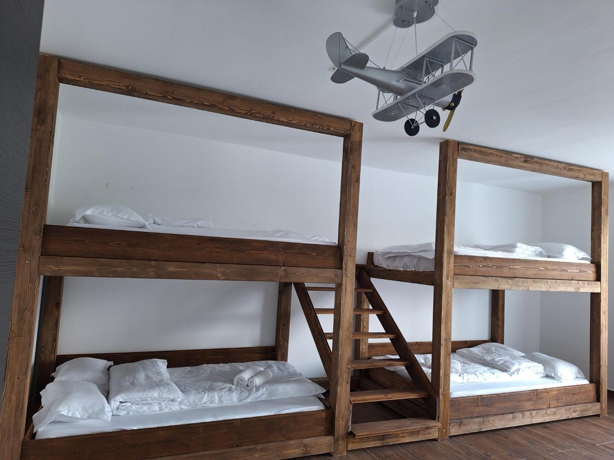 Quadruple Room with Private Bathroom photo 2