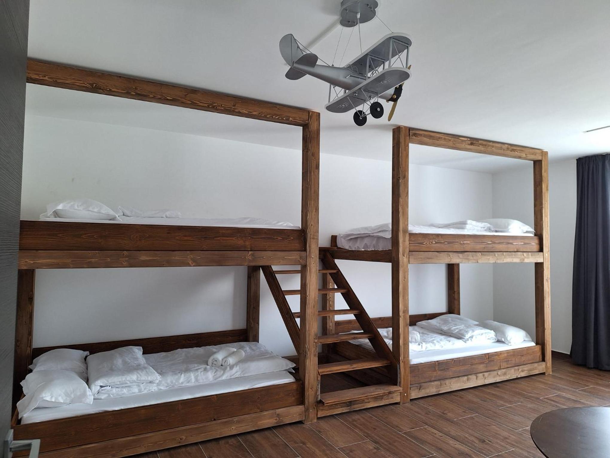 Quadruple Room with Private Bathroom photo 3