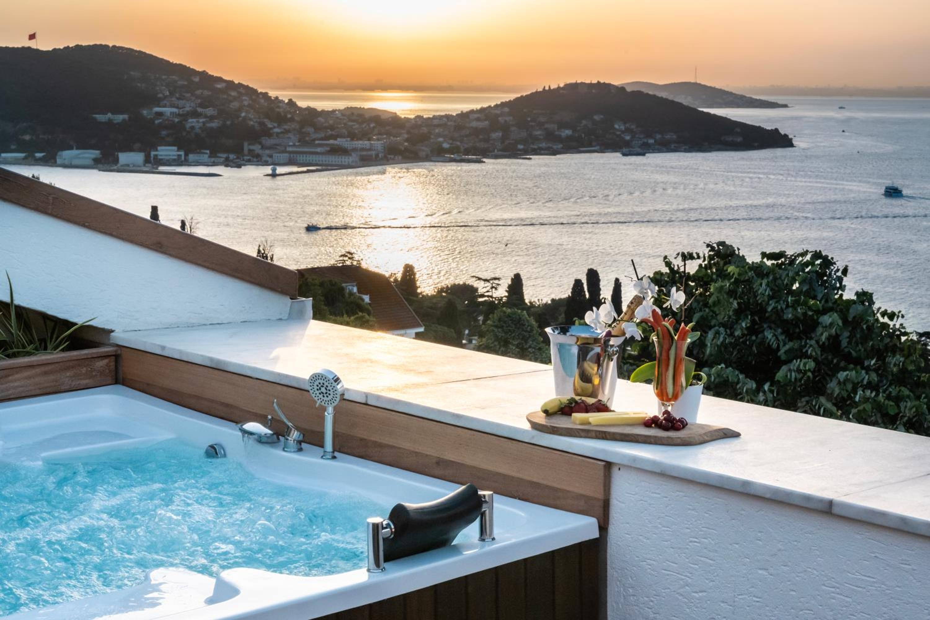 King Suite With Sea View photo 3