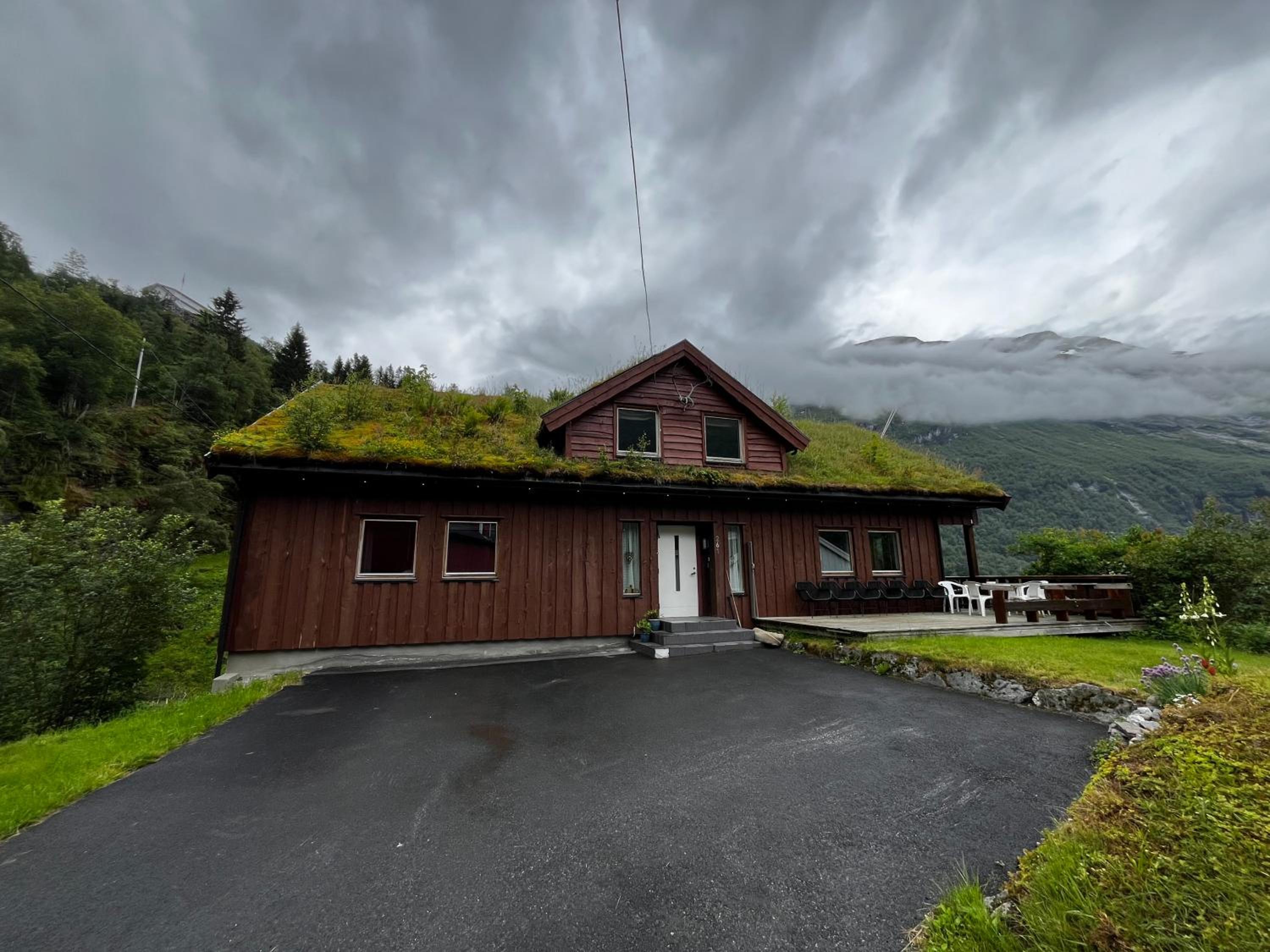 Family House with Fjord View - including linen, towels and cleaning photo 3