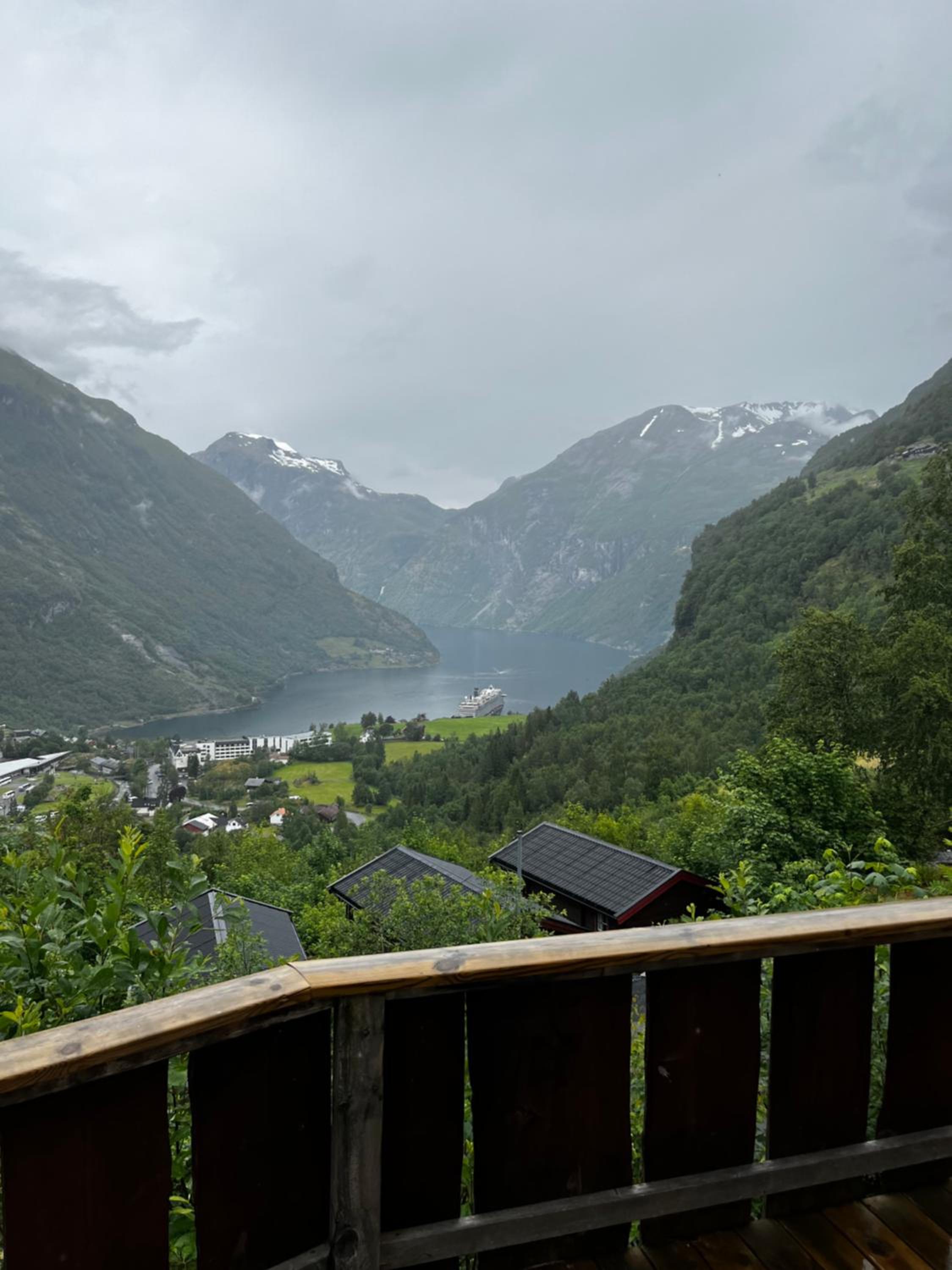 Basement Fjord View apartment - including linen, towels and cleaning photo 2