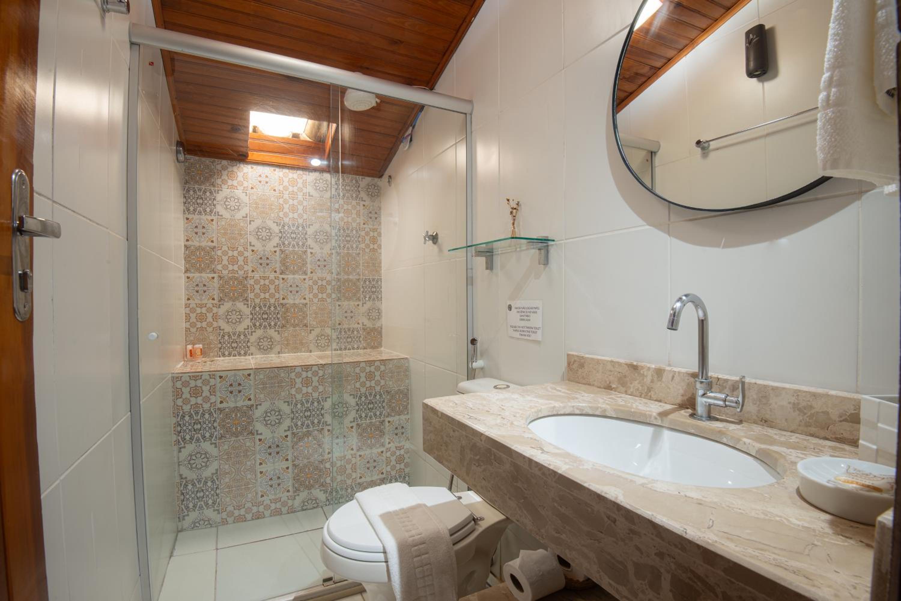 Standard Suite - Photo 5
