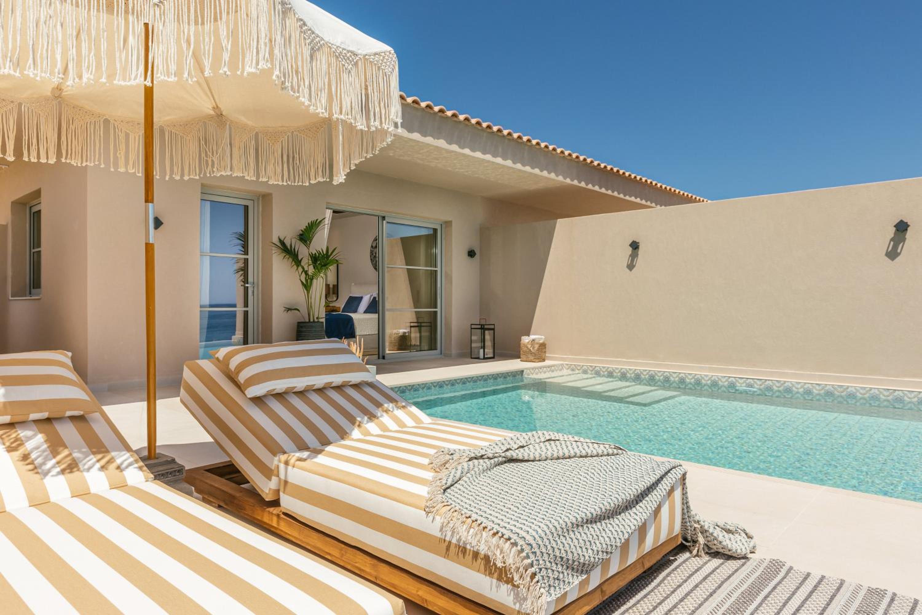 Suite with Private Pool photo 2