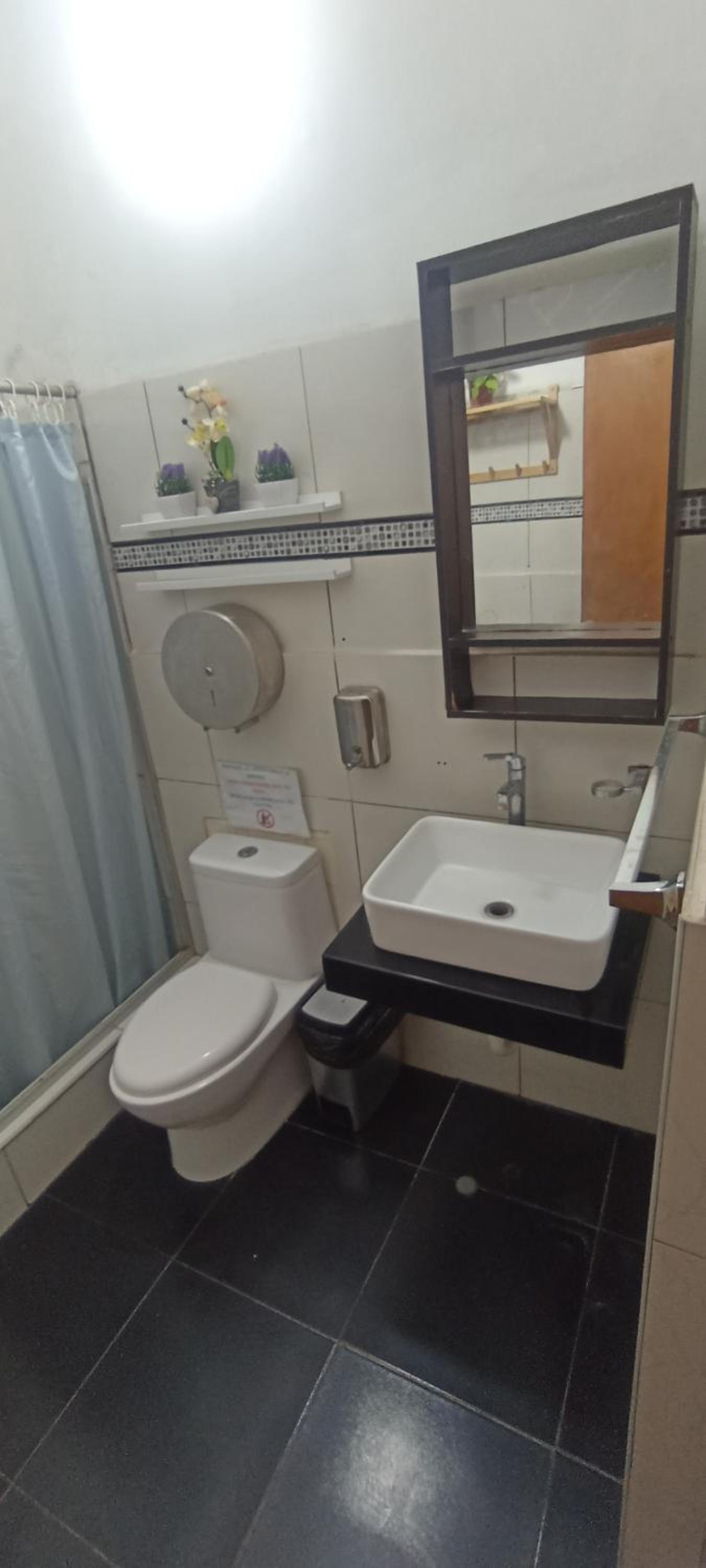 Family Room with Shared Bathroom photo 3
