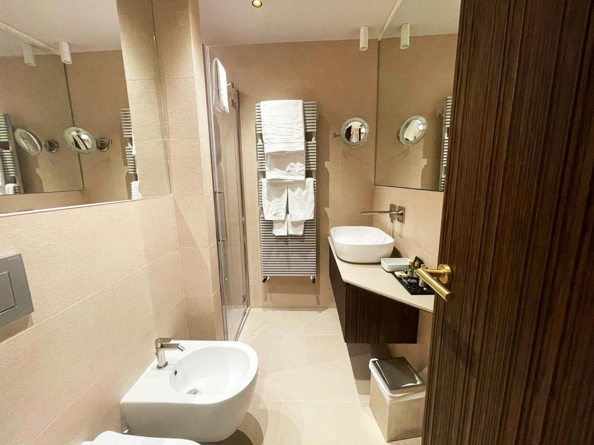 Superior Double Lateral room - Photo 2