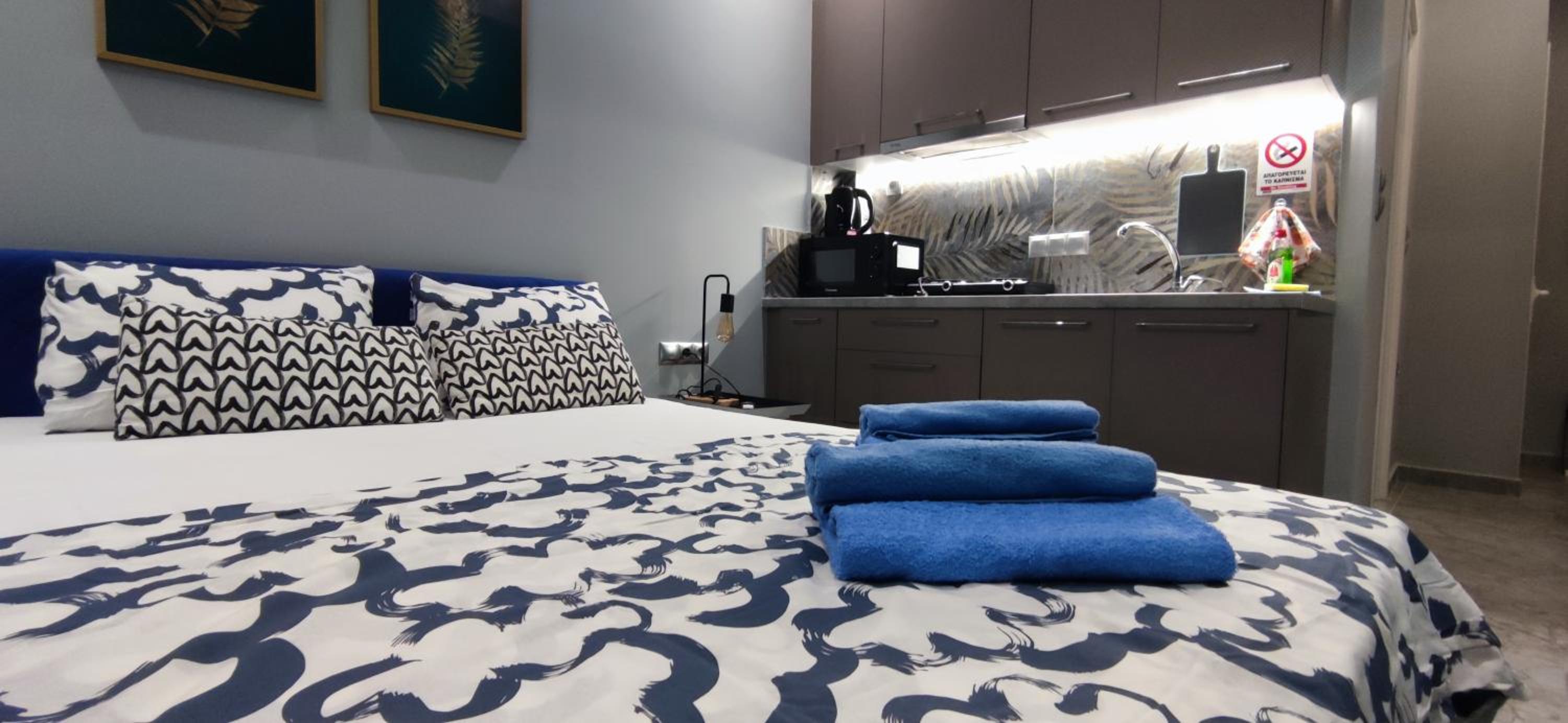 Studio Apartment with One Double Bed