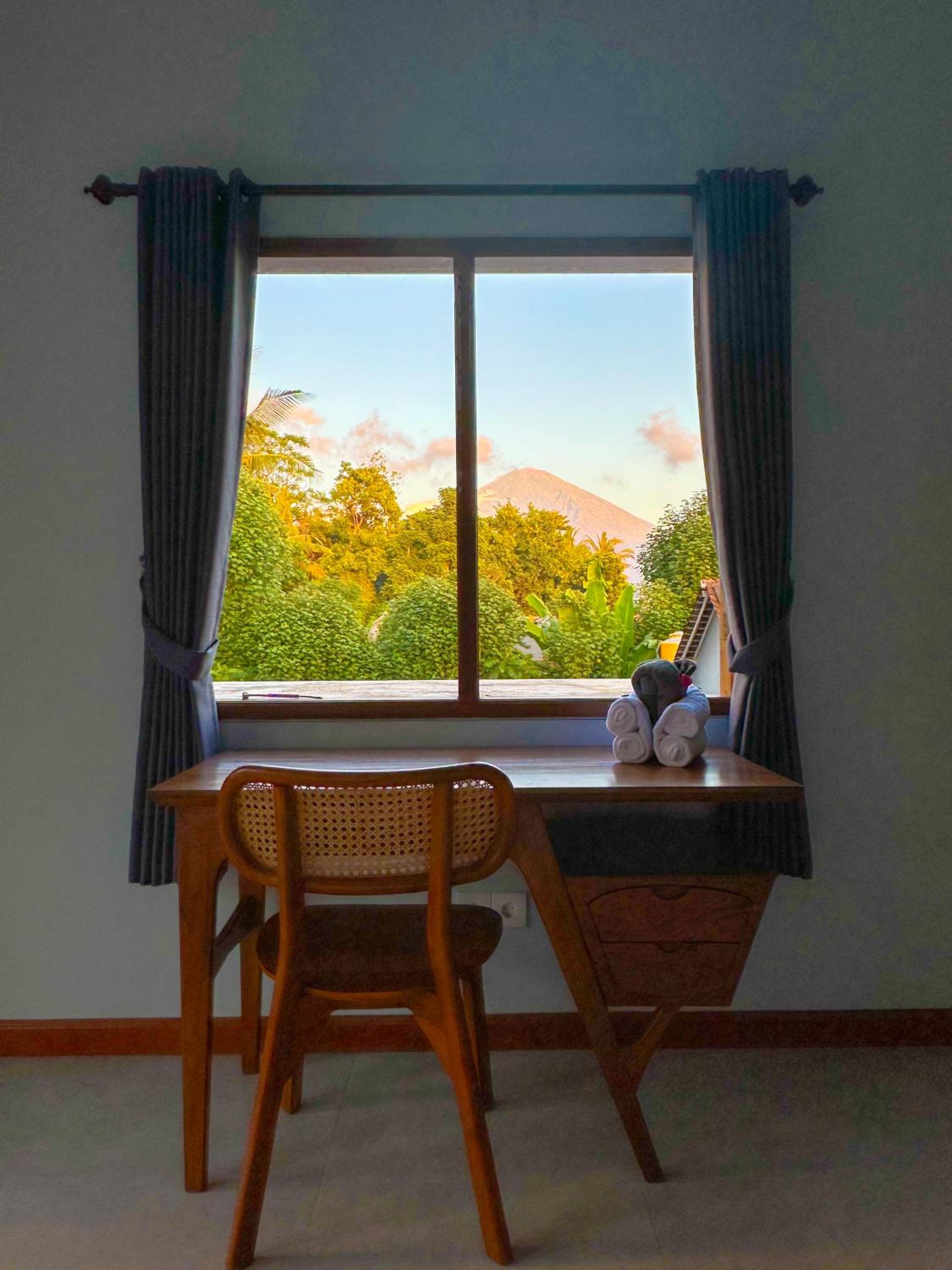 Two-Bedroom Apartment with Mountain View - Photo 4
