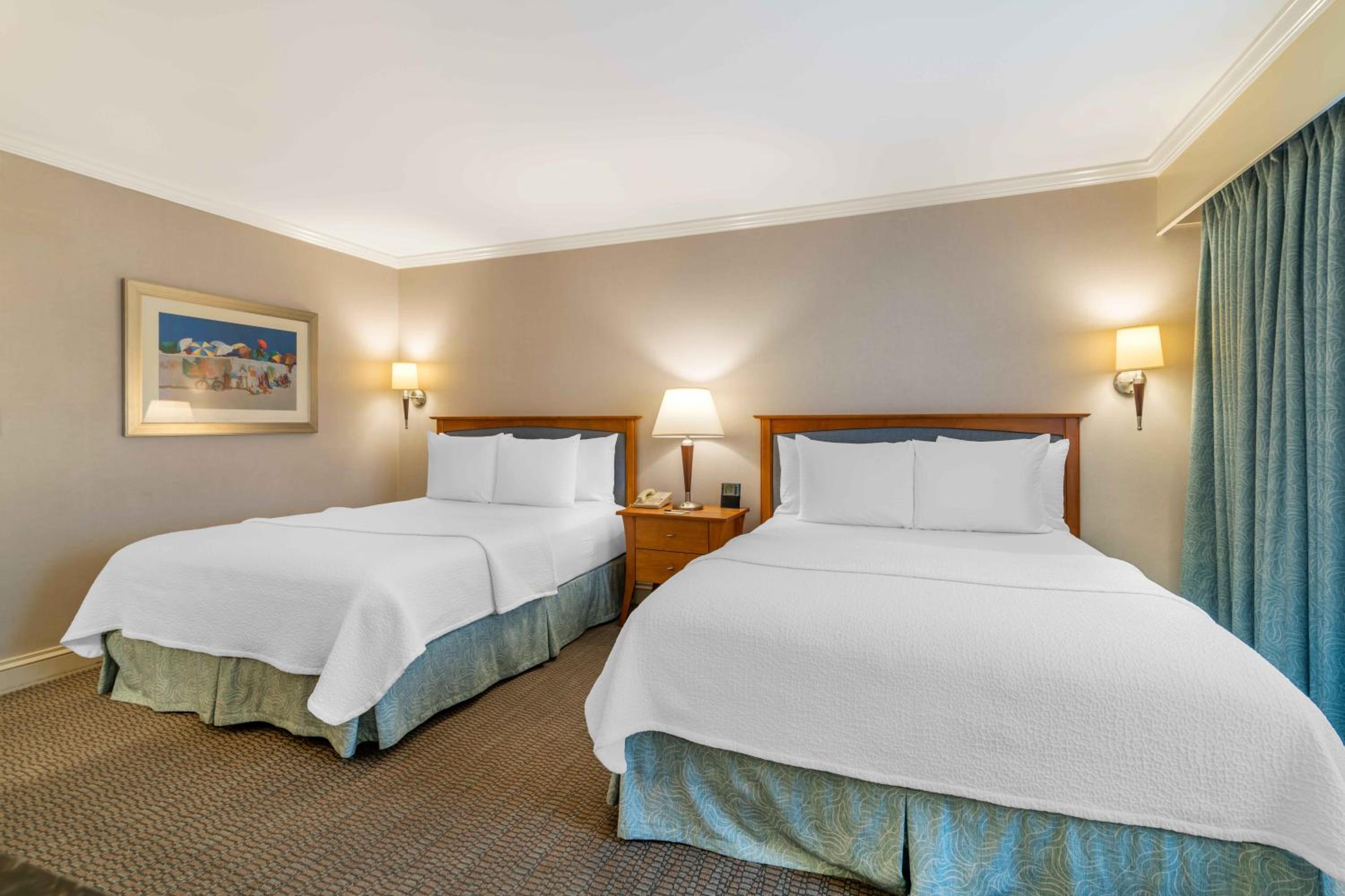 2 Queen Beds Premium Accessible photo 1