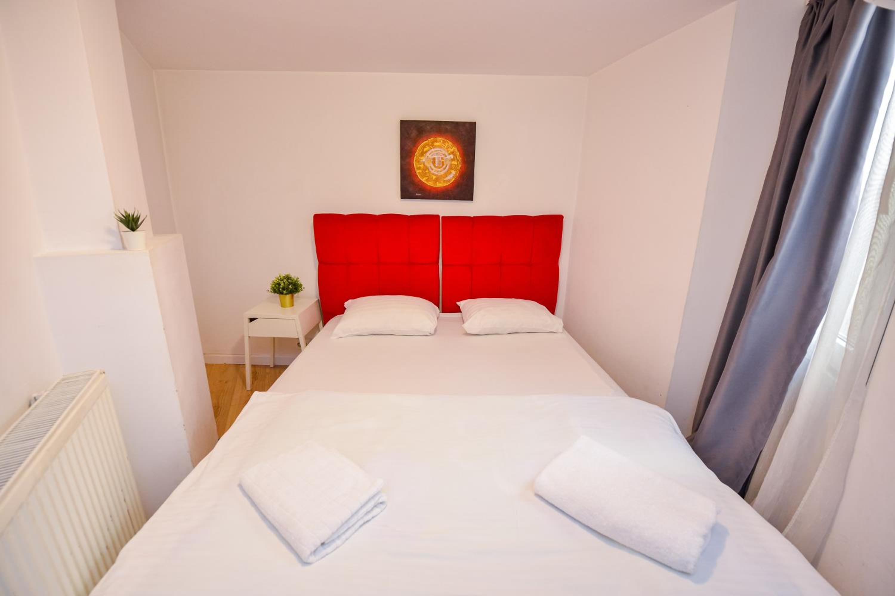 Two-Bedroom Apartment - Photo 5