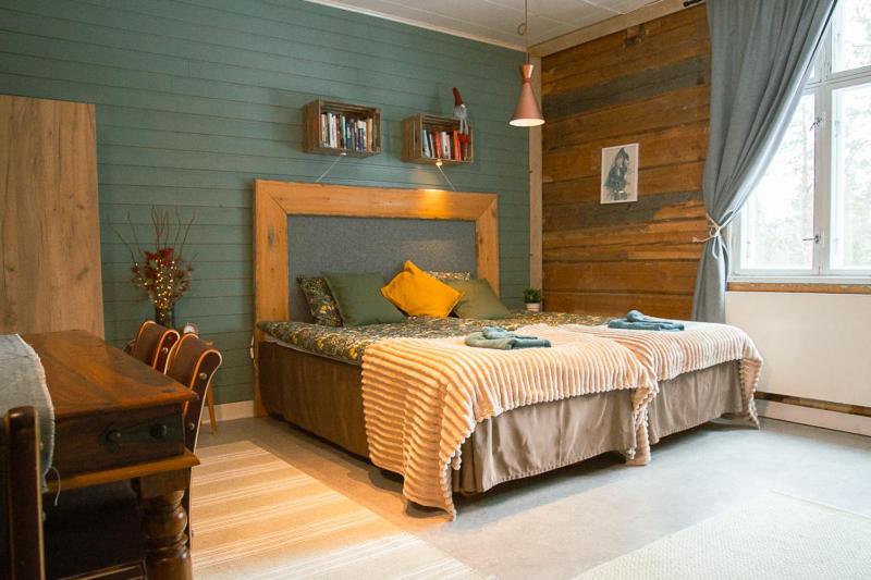Family Room photo 1