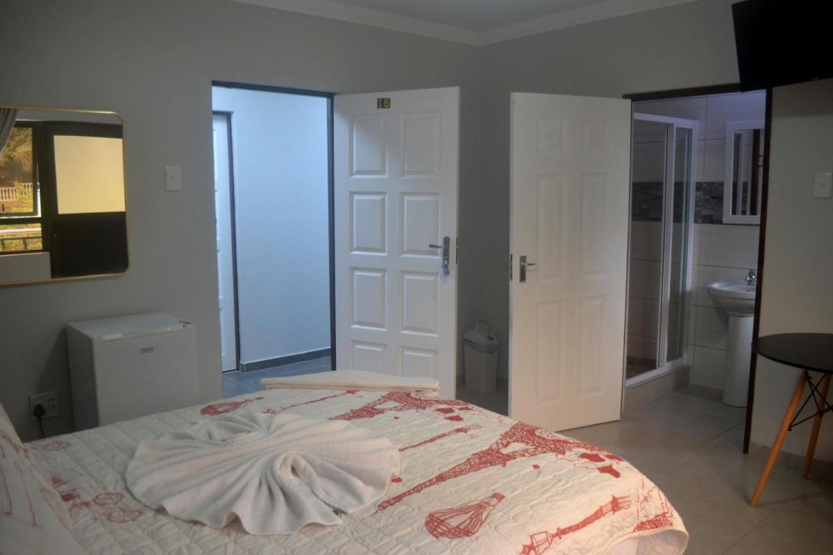 Budget Double Room photo 1