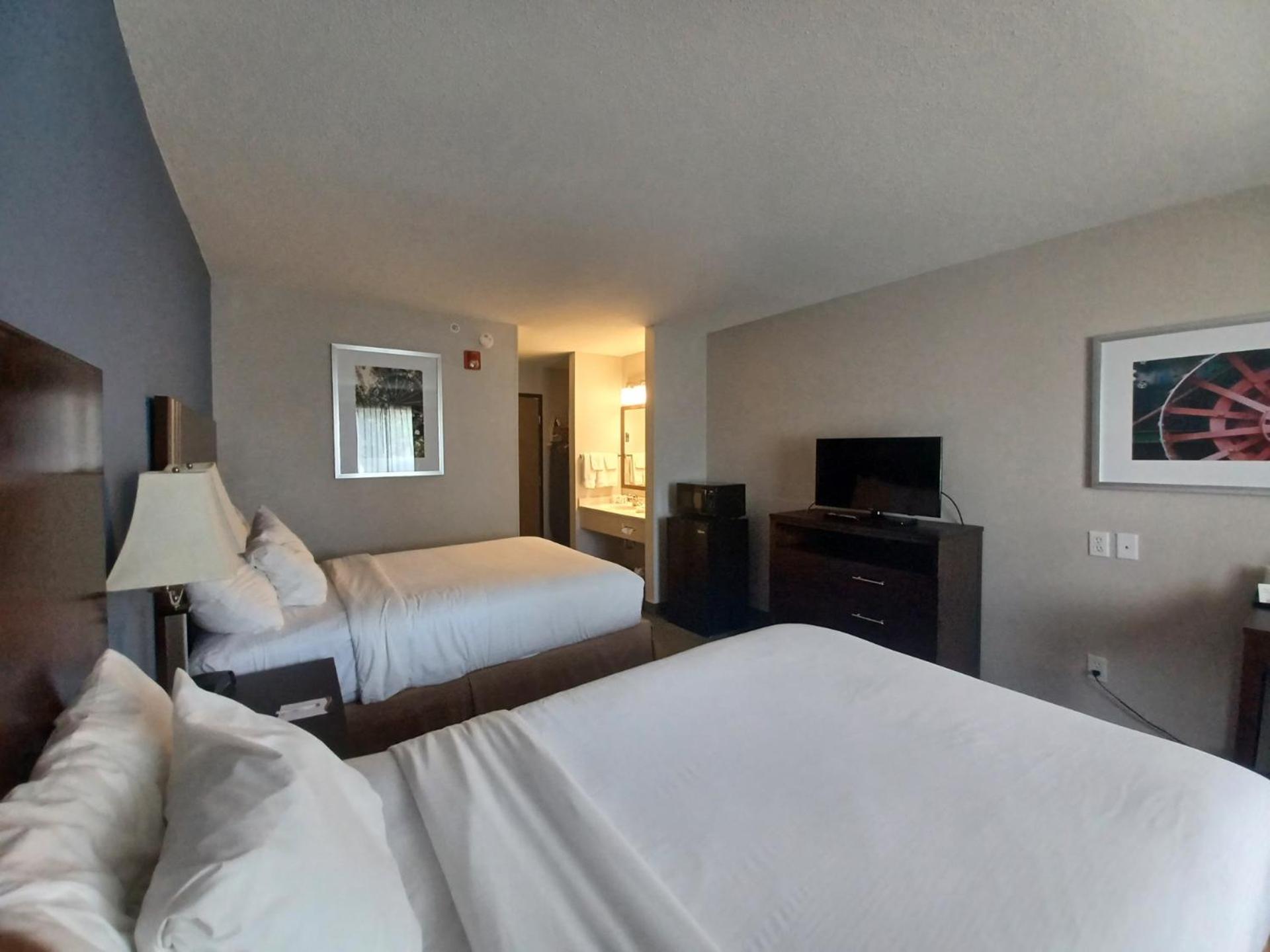 Double Room with Two Double Beds - Non-Smoking - Photo 2