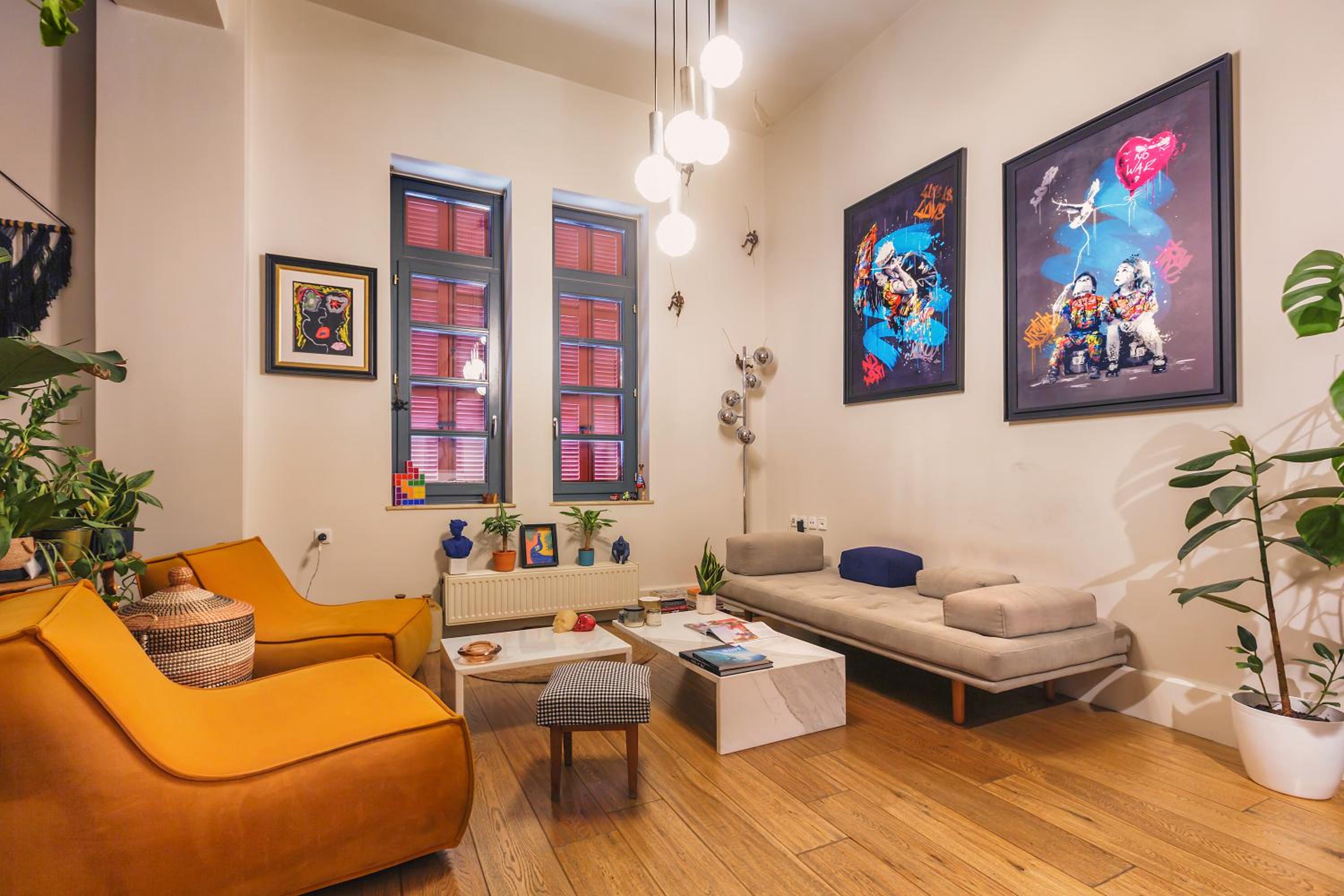 One-Bedroom Apartment