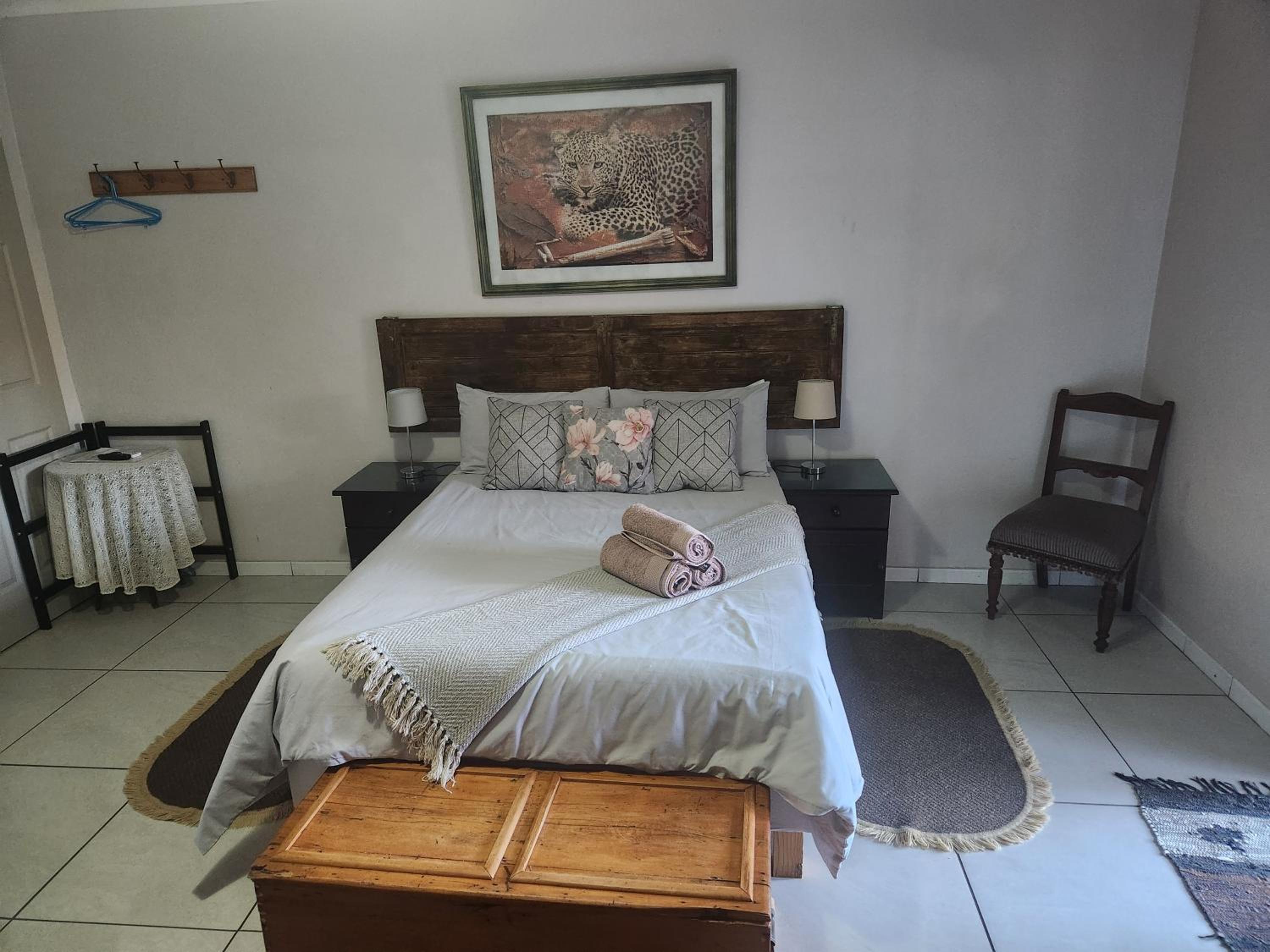 Deluxe Double Room (2 Adults + 1 Child) - Photo 19
