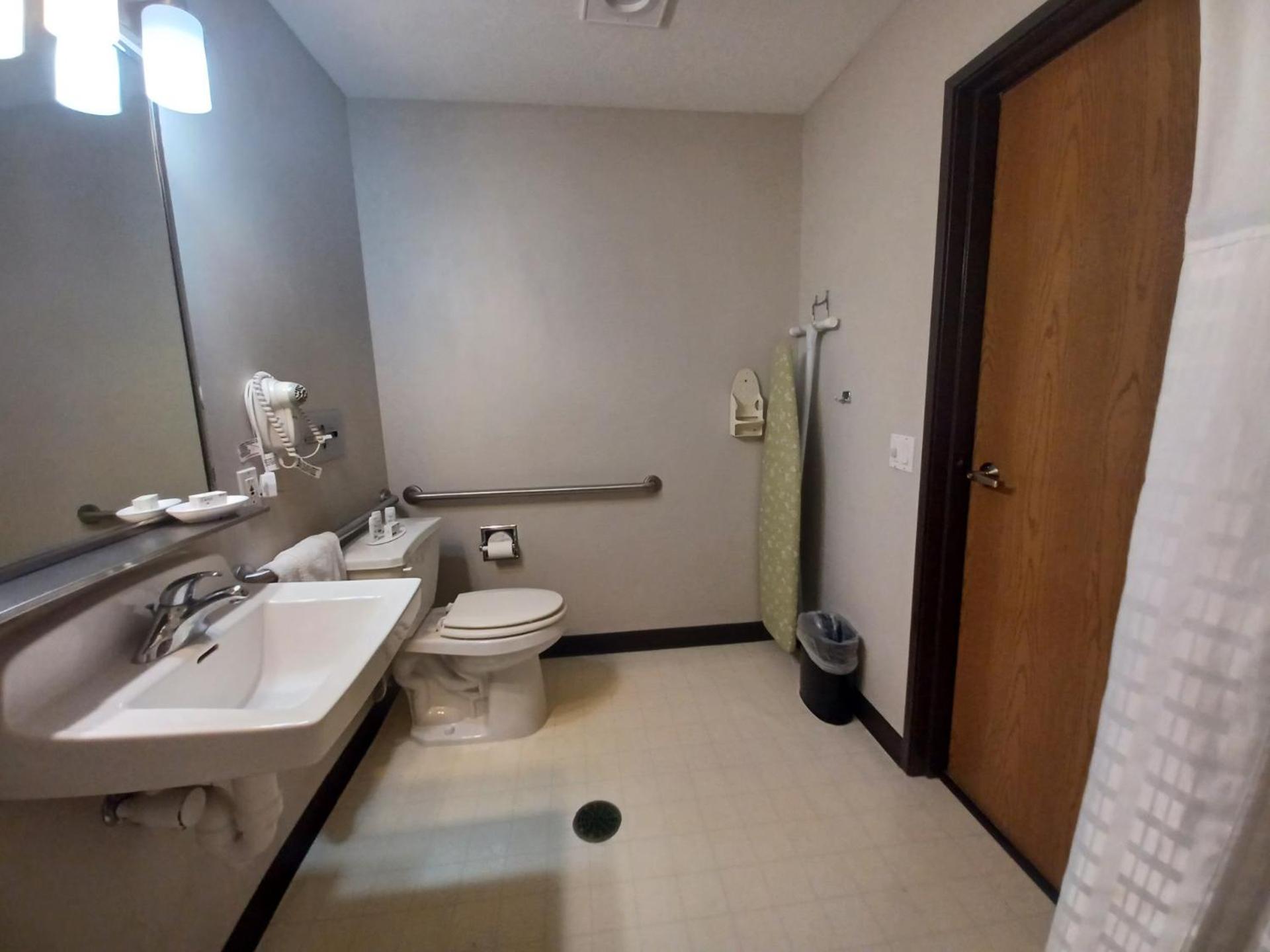Double Room - Disability Access/Non-Smoking - Photo 2