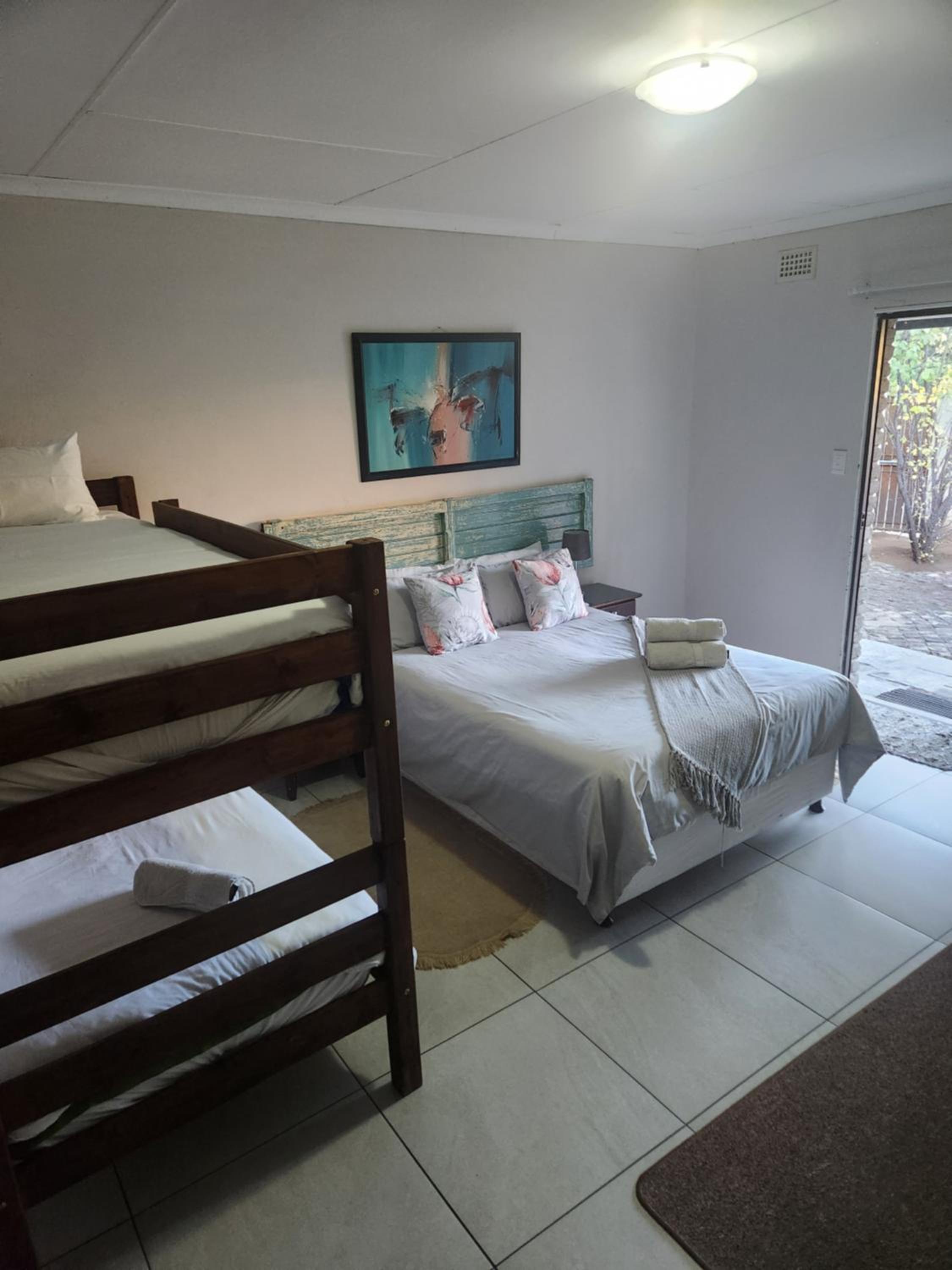 Deluxe Double Room (2 Adults + 1 Child) - Photo 18