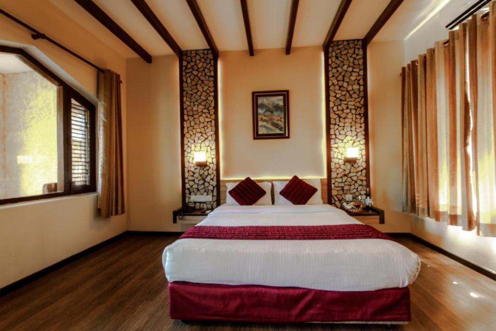 Deluxe Double or Twin Room with Garden View