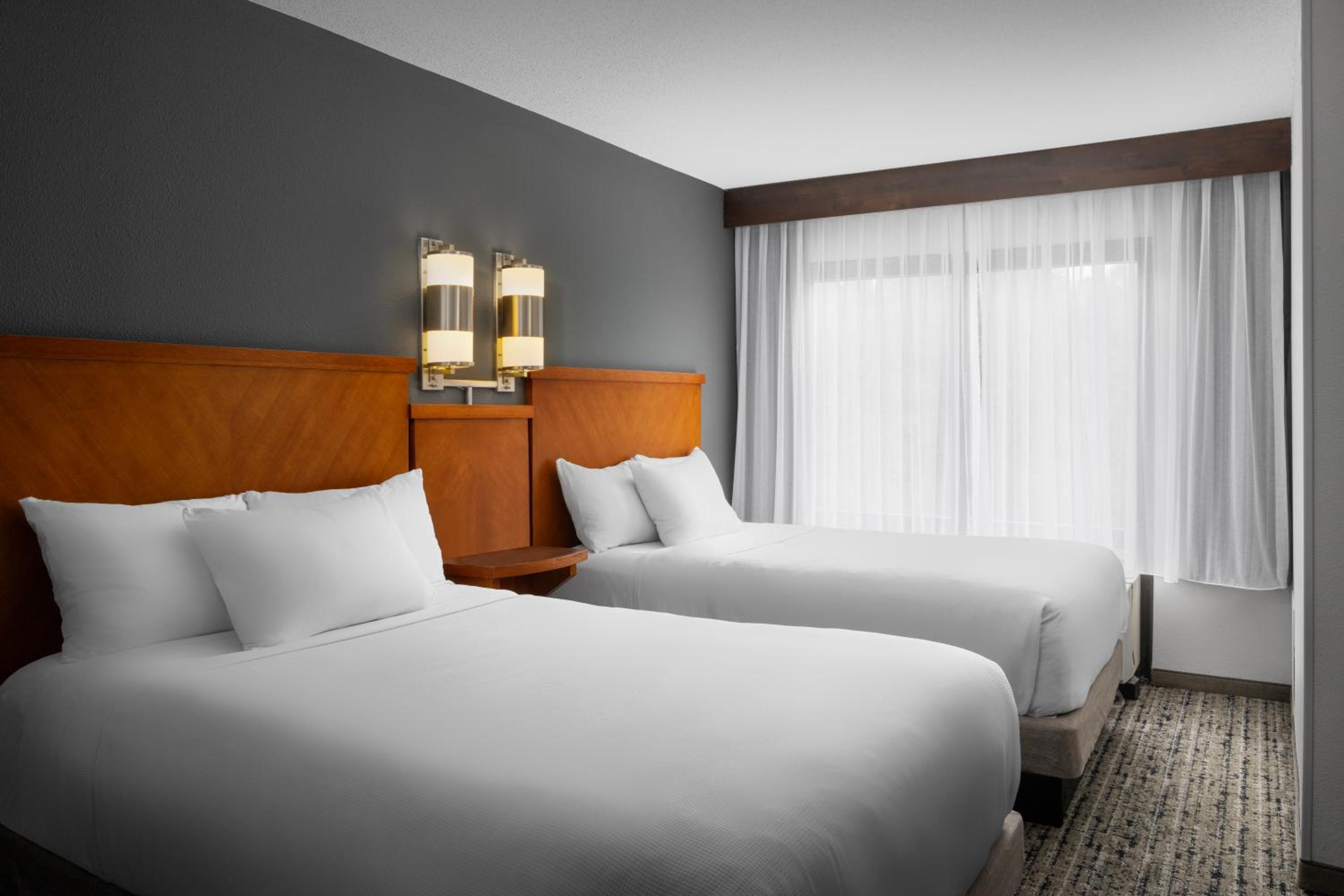 Double Room with Two Double Beds and Accessible Tub - Disability Access - Photo 1