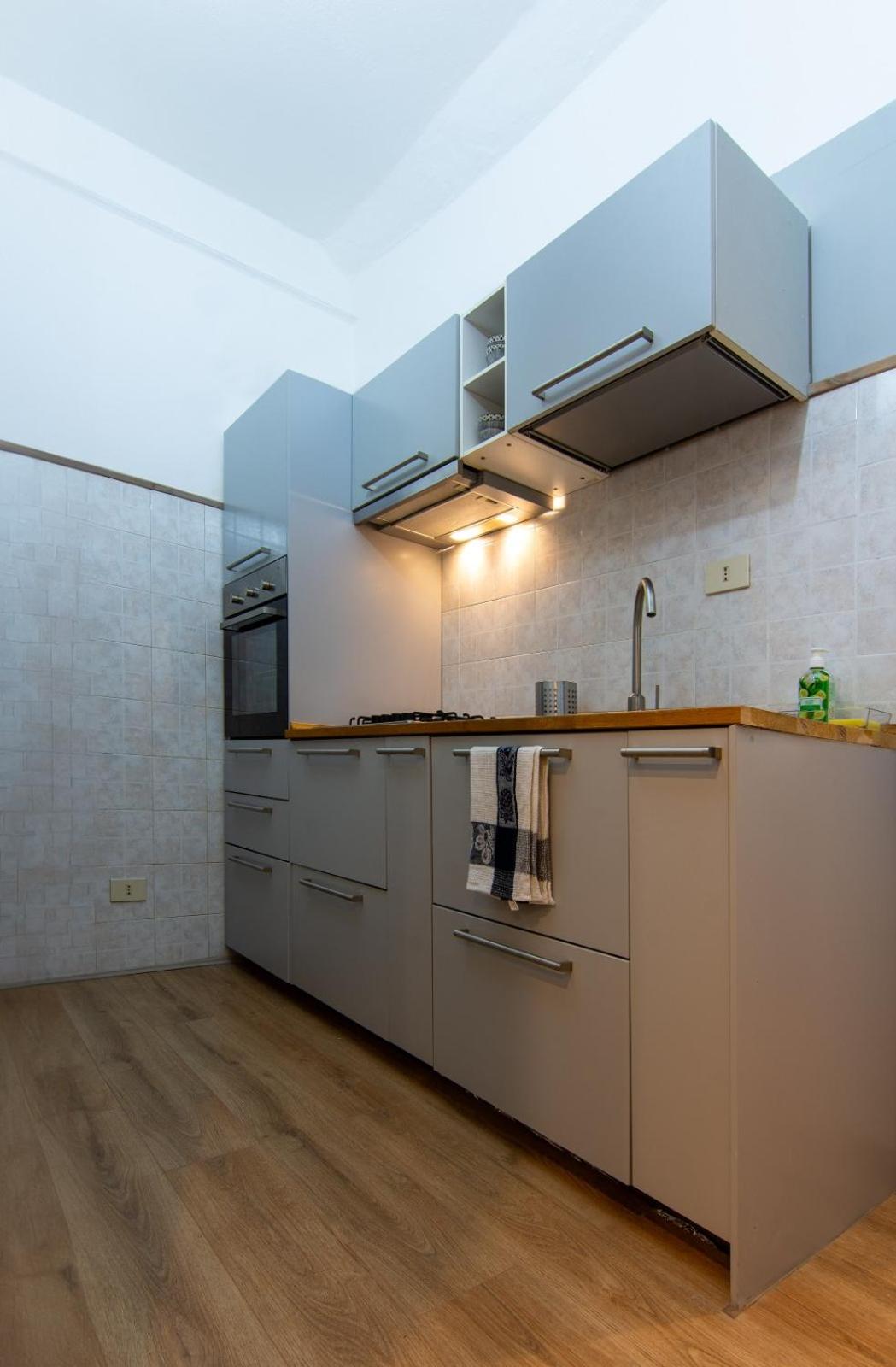 One-Bedroom Apartment photo 2