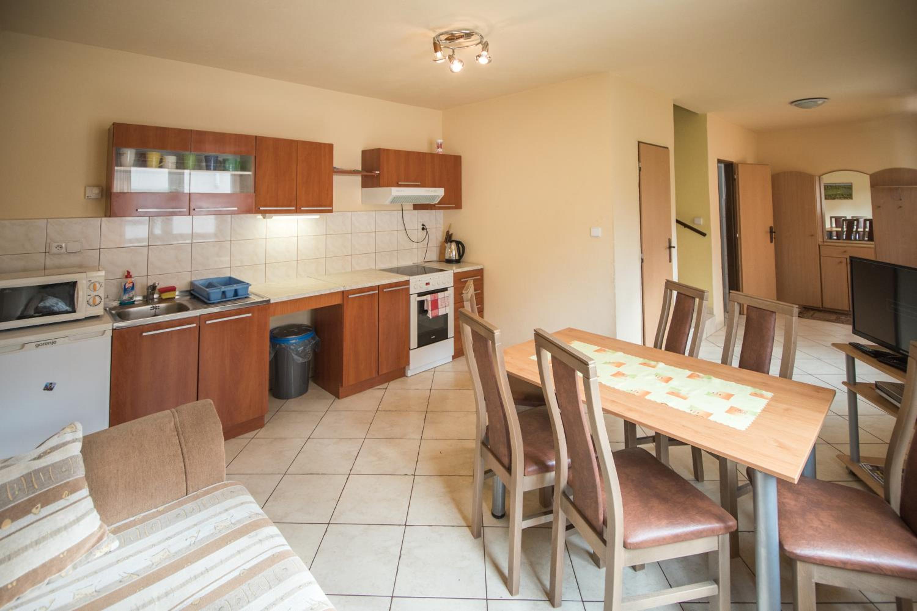 Two-Bedroom House - Photo 19