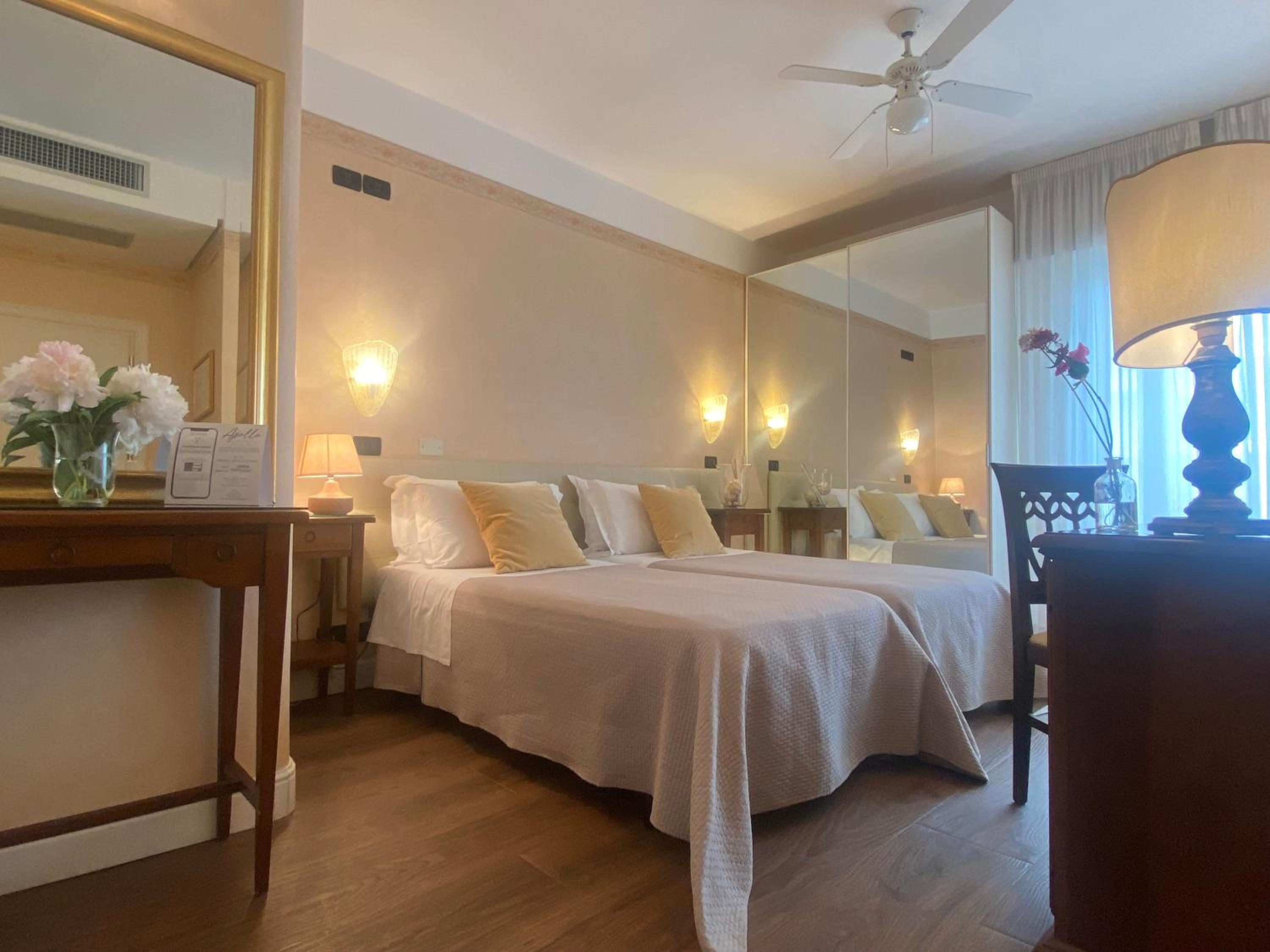 Superior Double or Twin Room - Photo 16