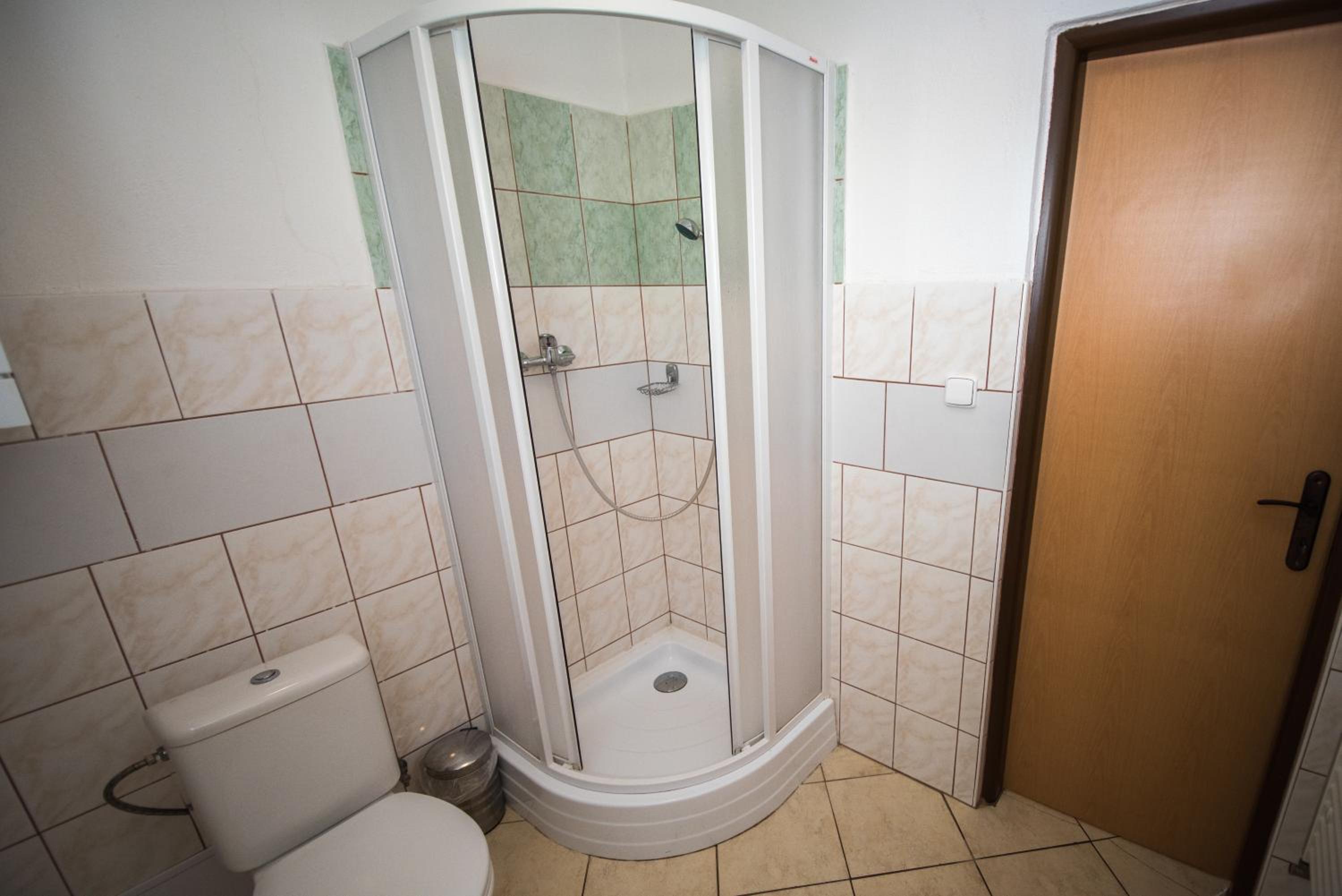 Two-Bedroom House - Photo 22