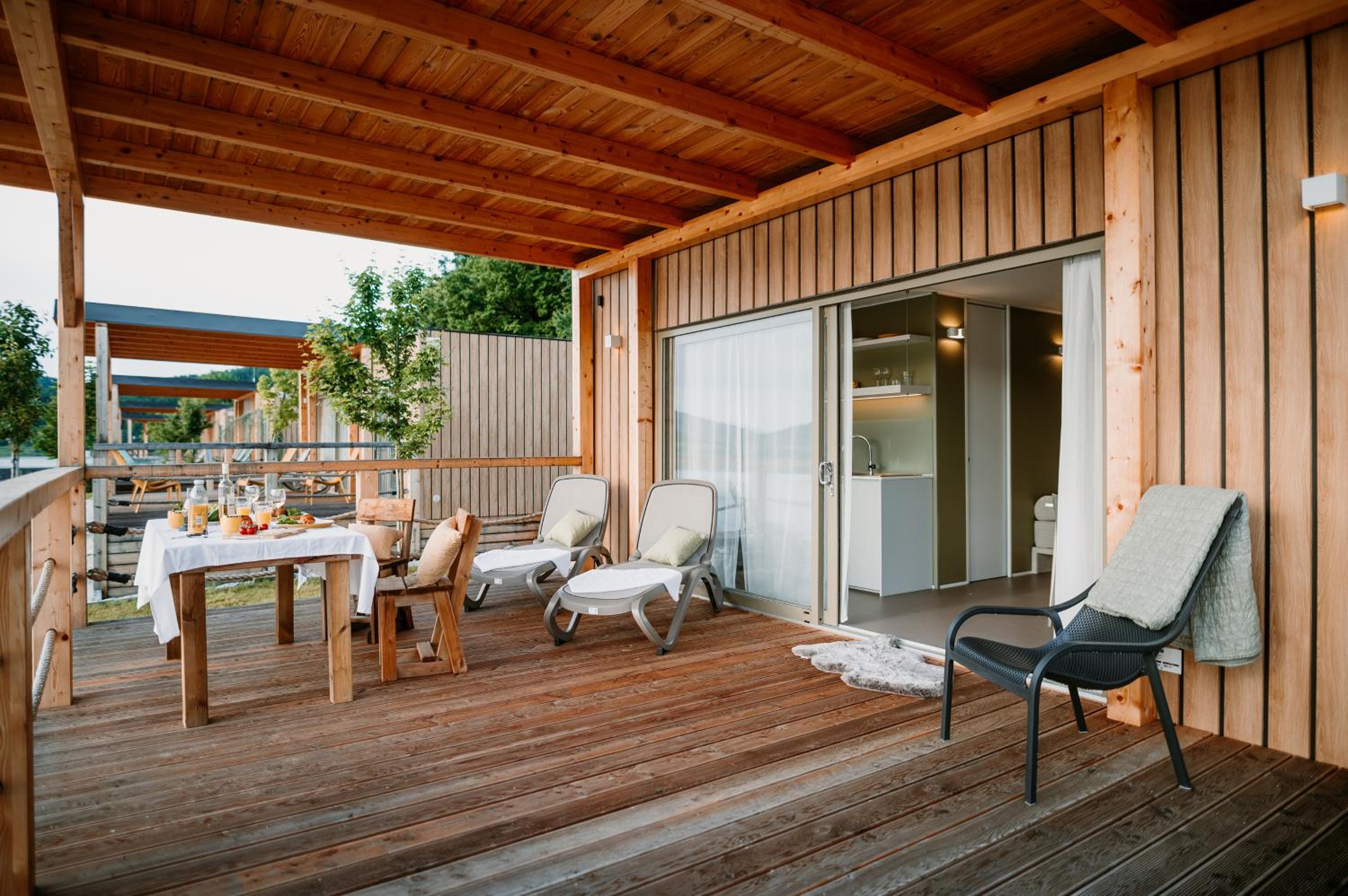 Mobile Home photo 3