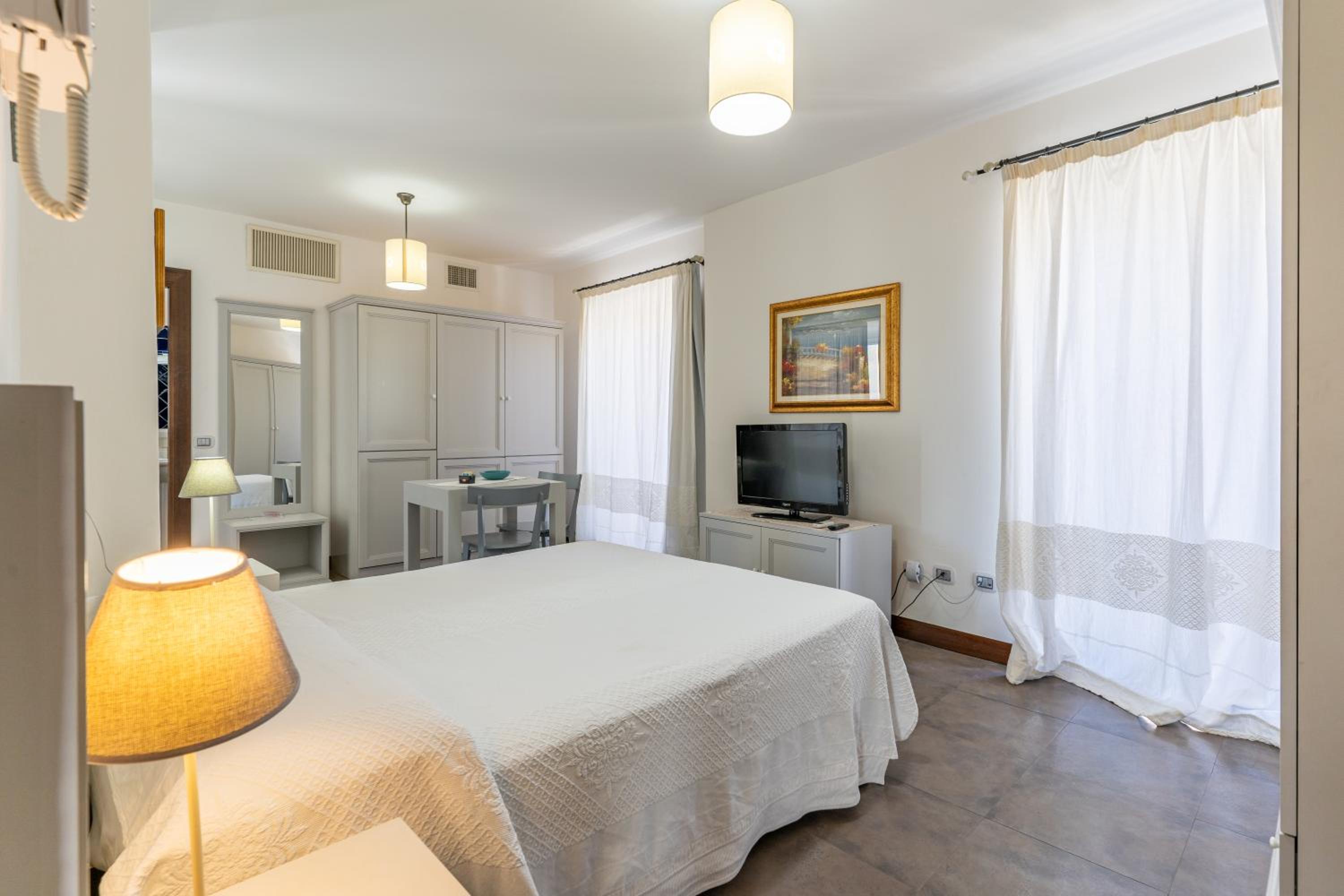 Junior Suite with Terrace - Photo 5