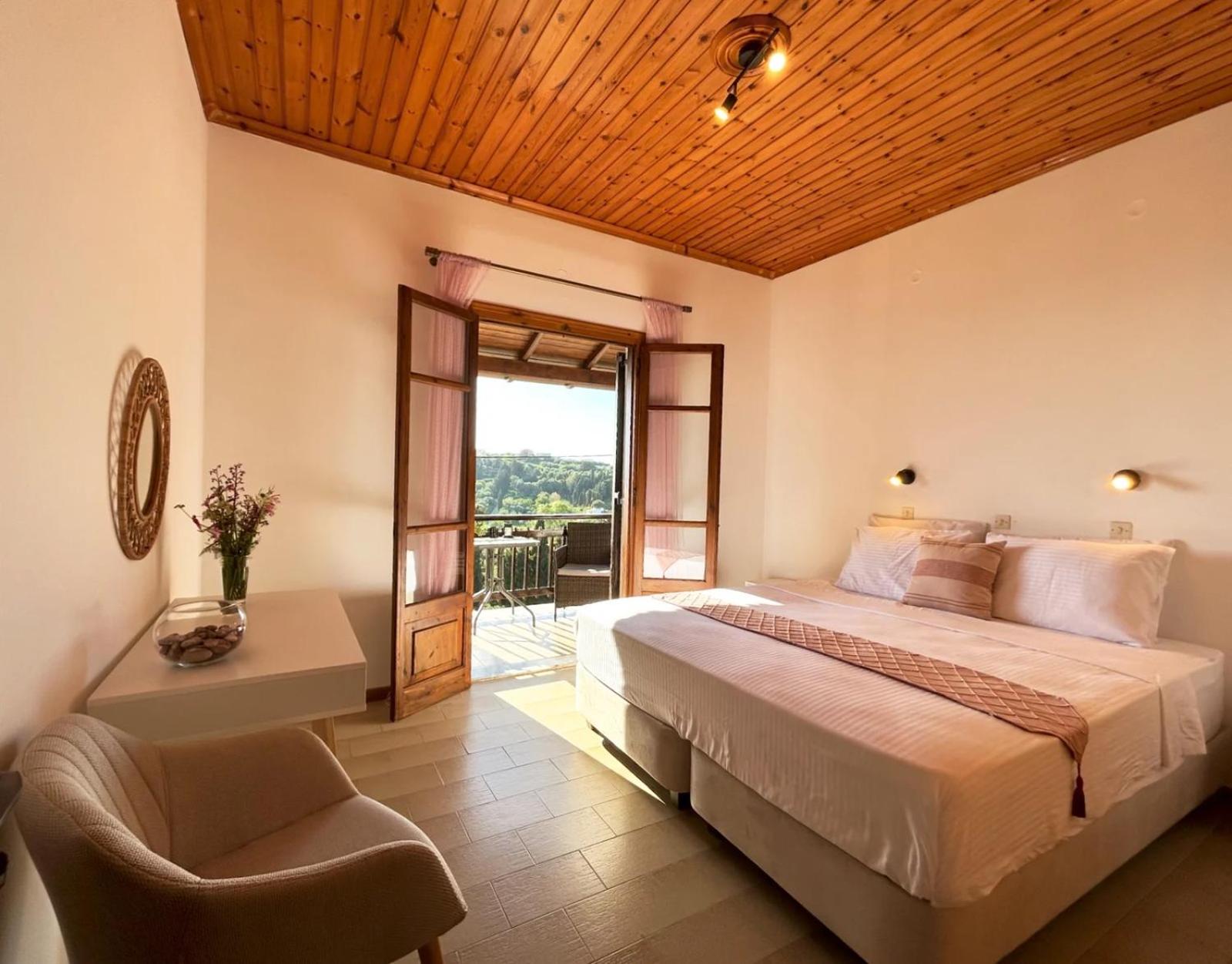 One-Bedroom Apartment with Balcony and Sea View photo 1