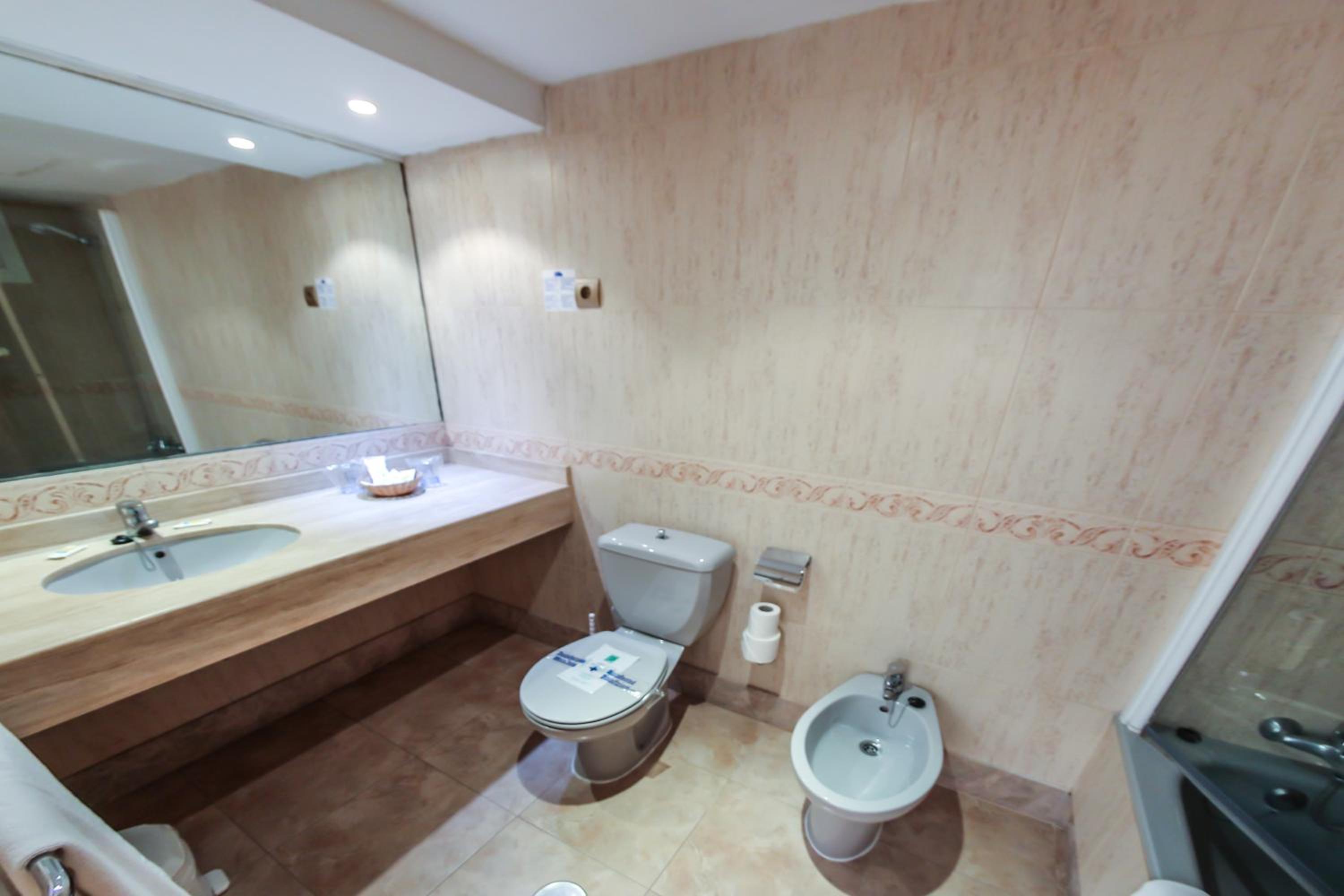Standard One-Bedroom Apartment with Terrace (3 Adults +1 Child)
