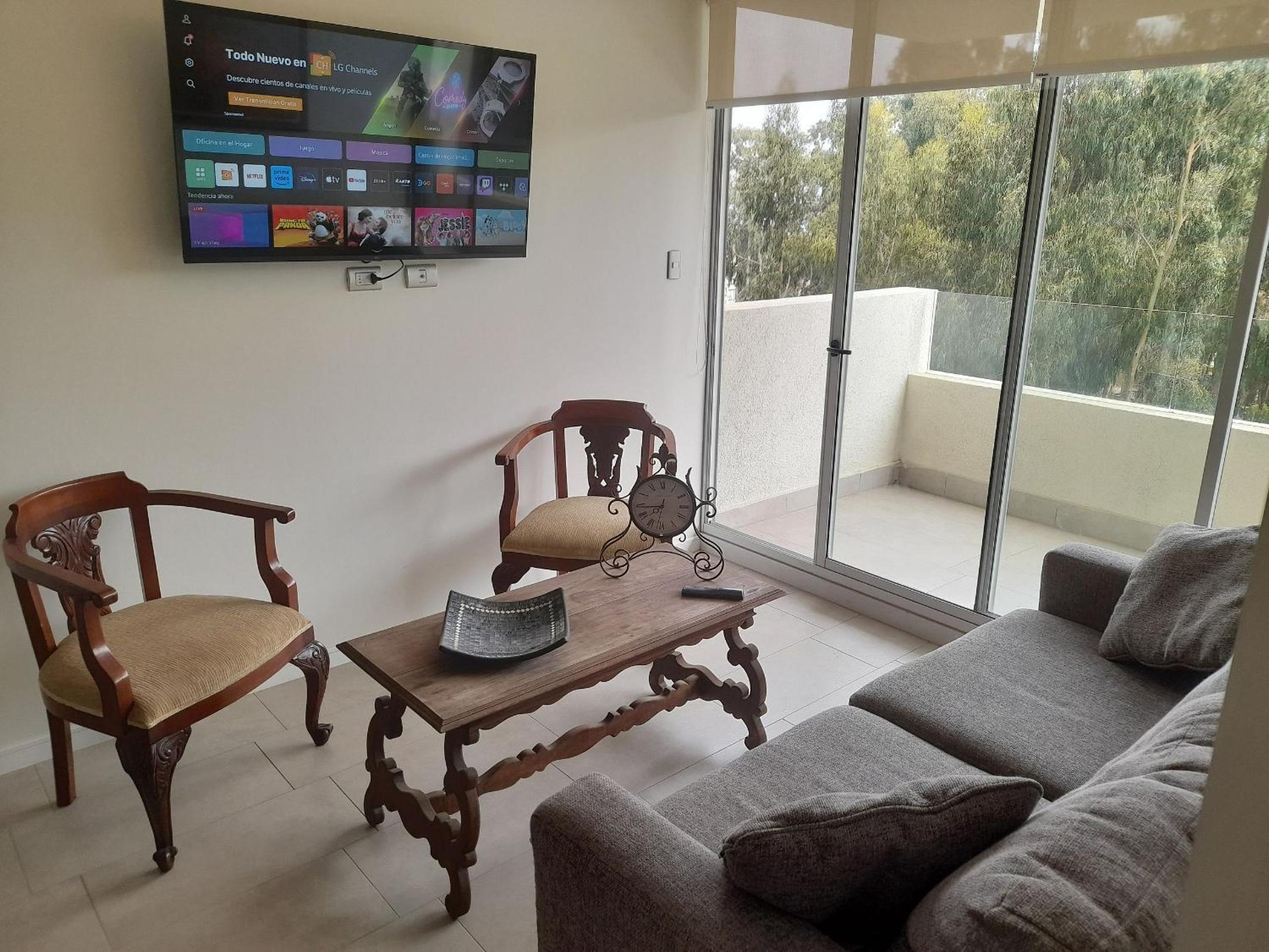 Apartment photo 2