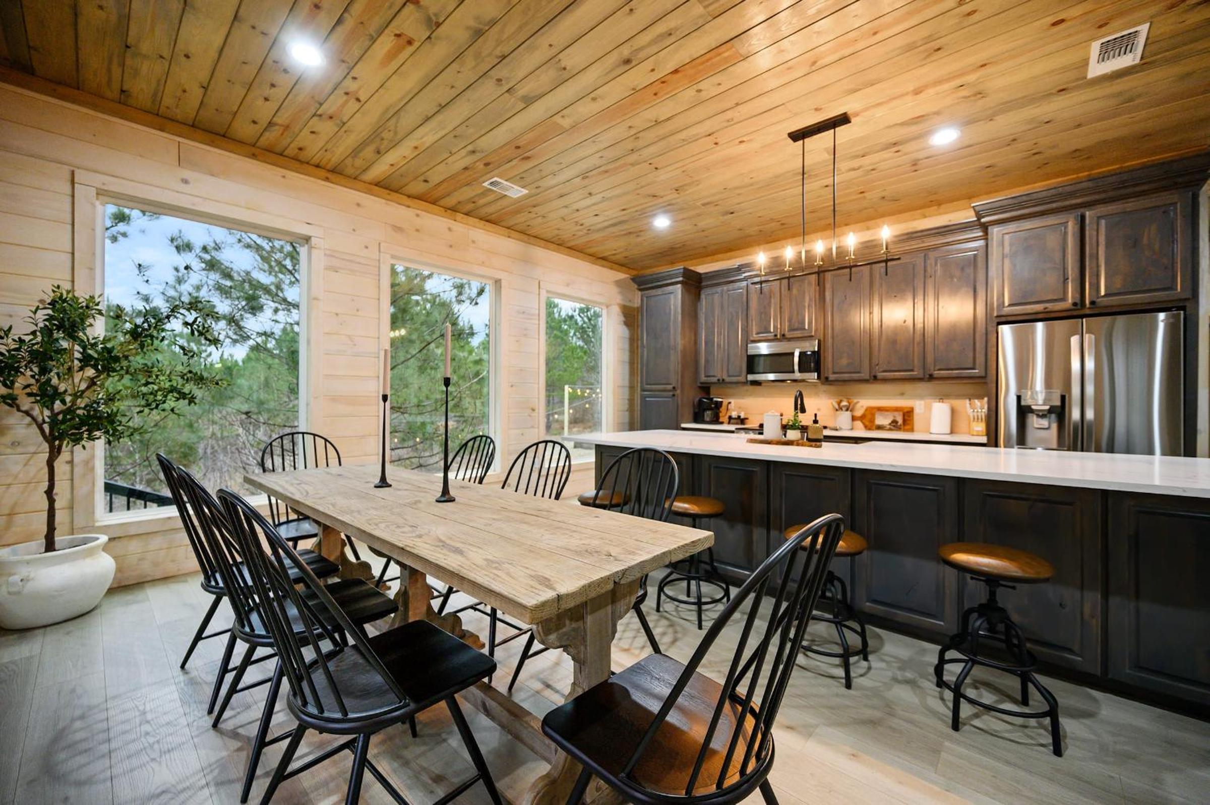 Family Room photo 3