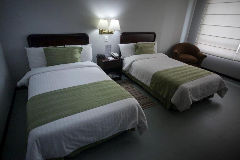 Standard Twin Room - Photo 2