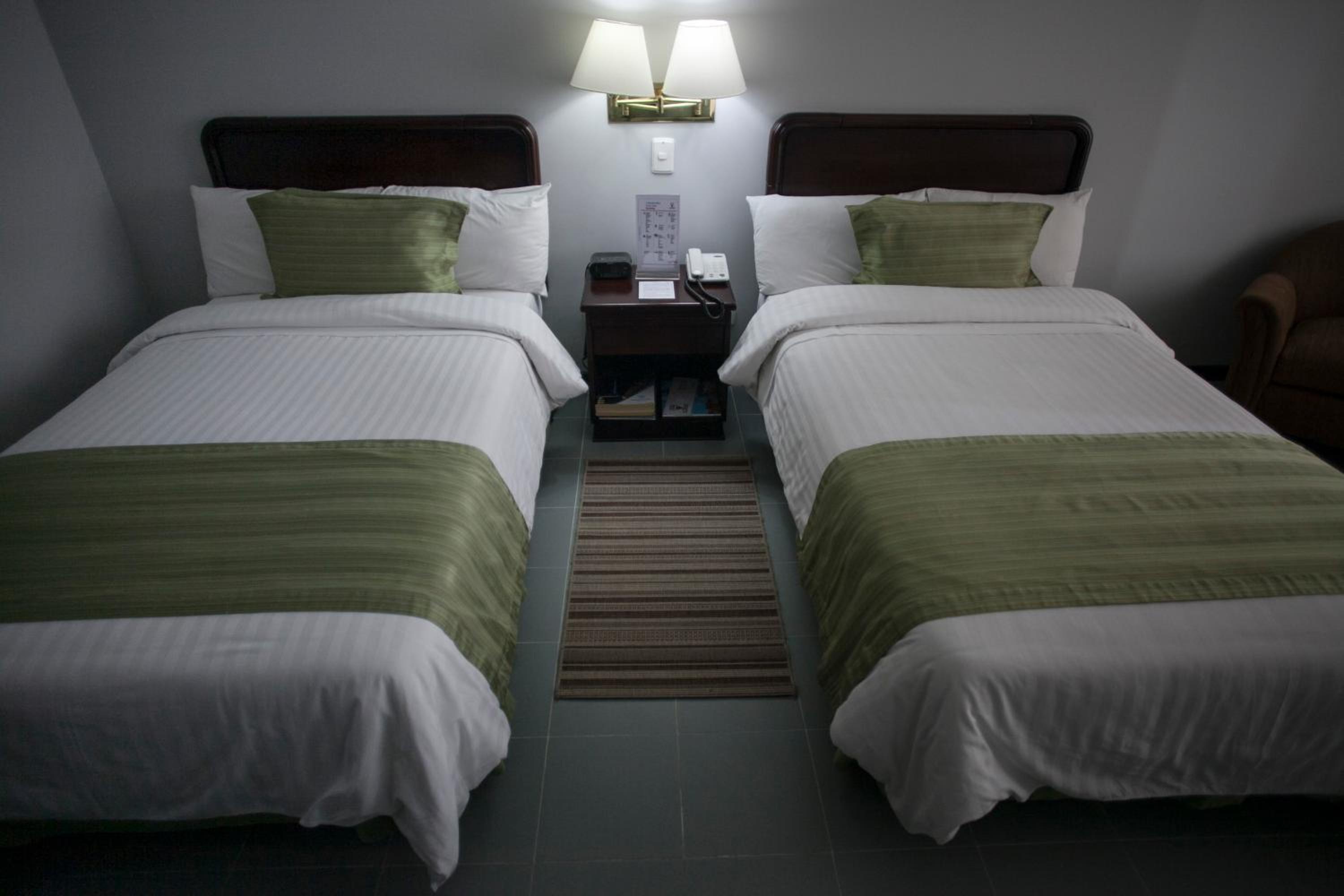 Standard Twin Room - Photo 1