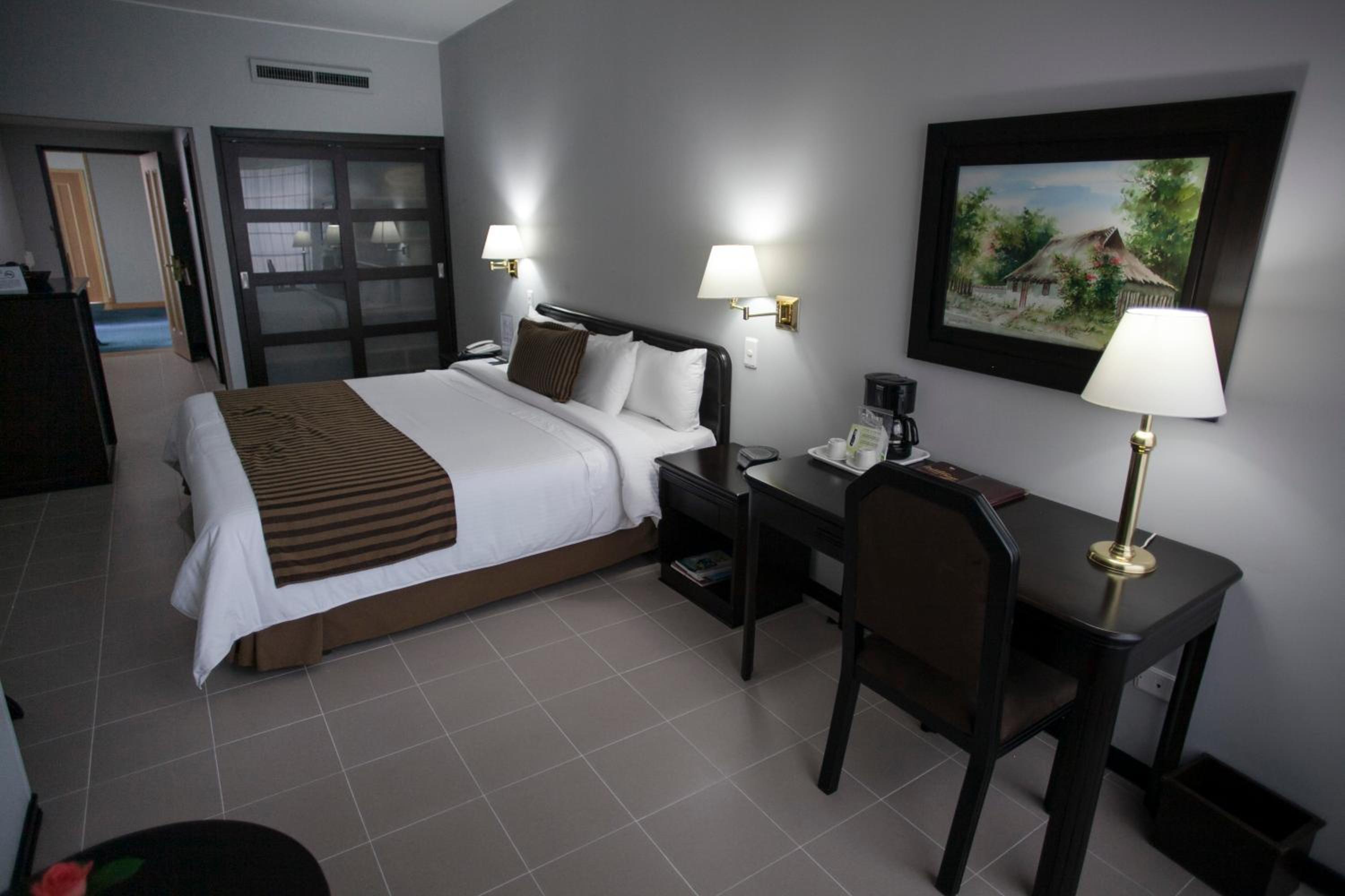 Double Room - Photo 7