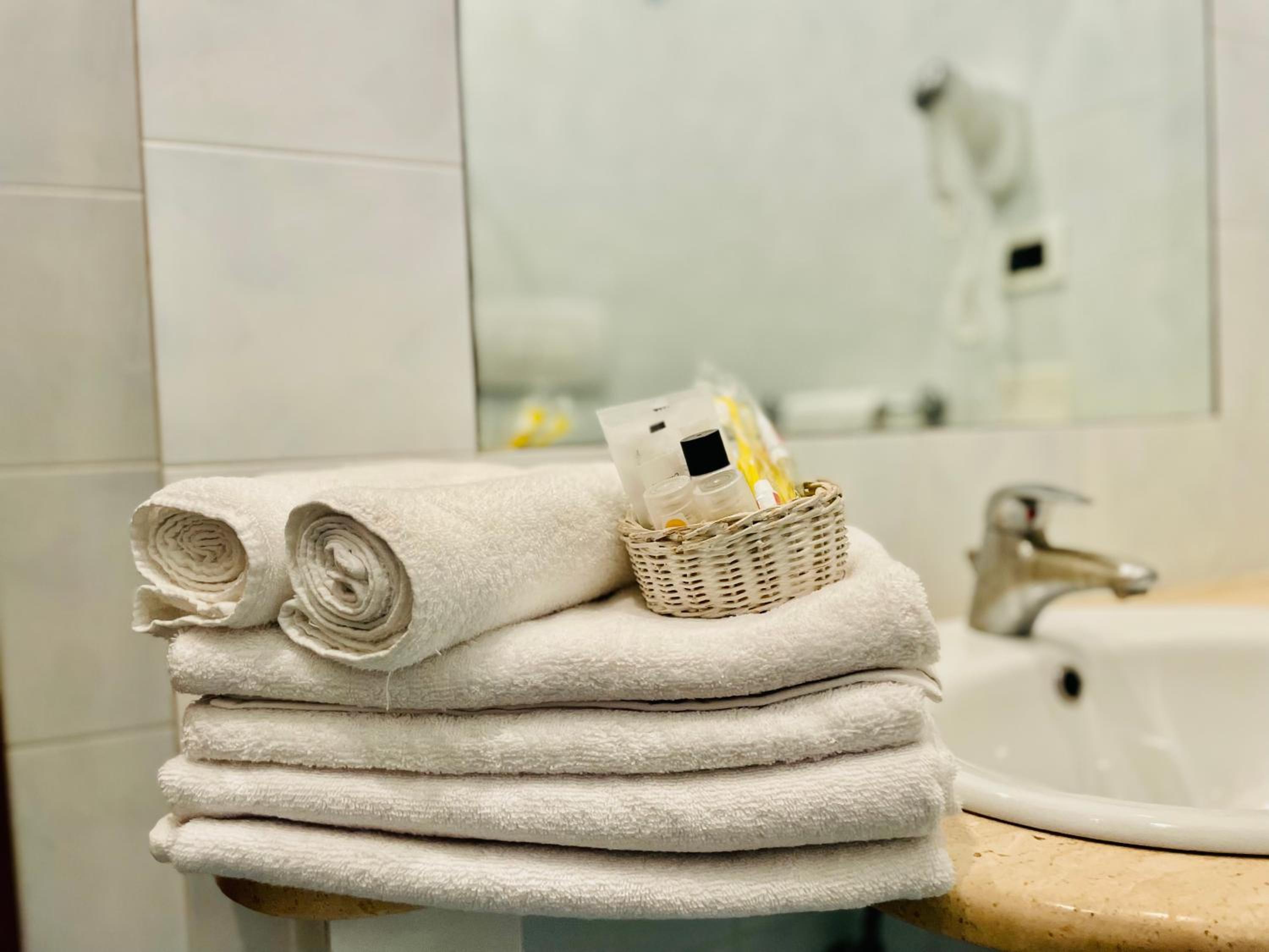 Single Room with Private Bathroom photo 2