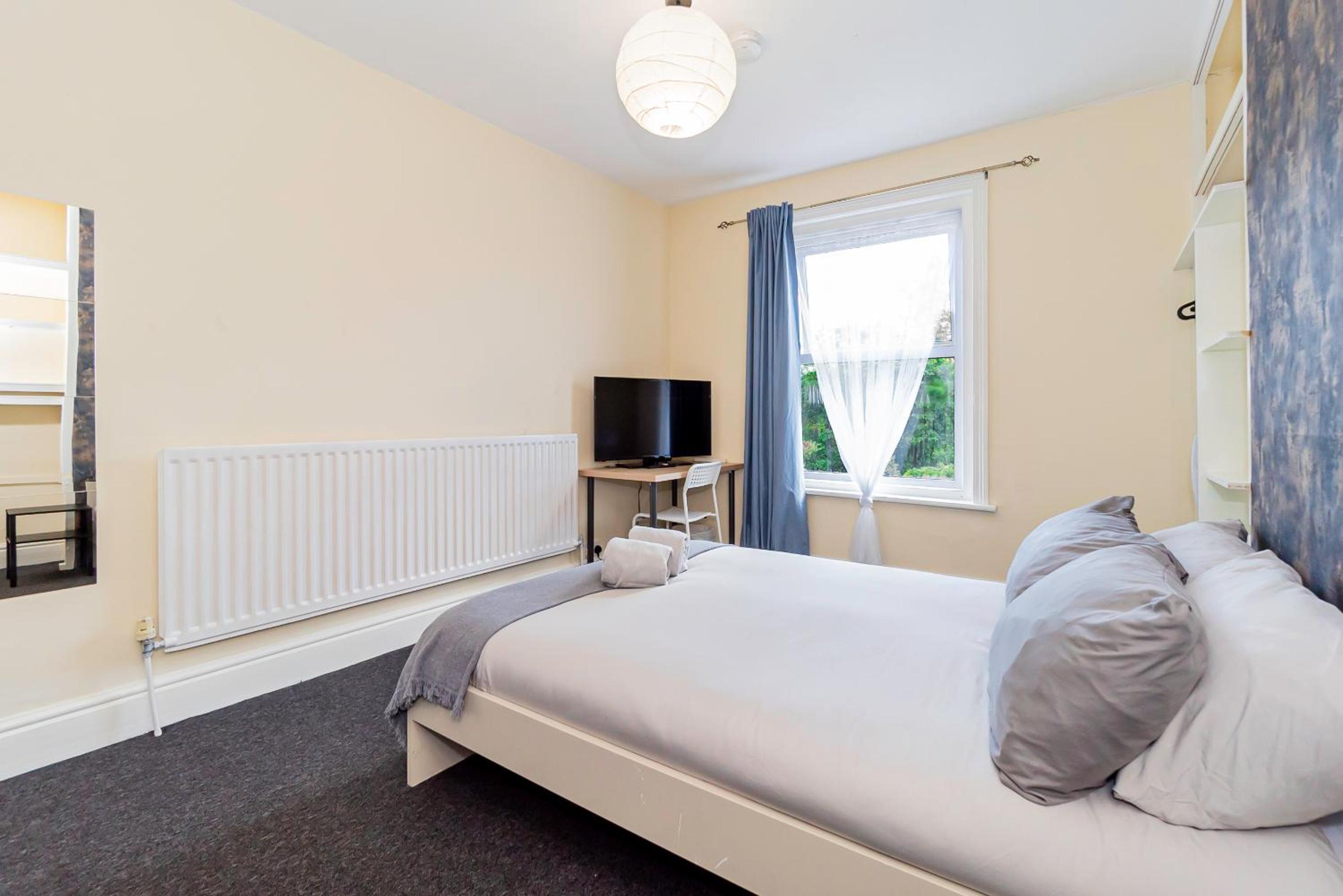 Double Room with Shared Bathroom photo 1