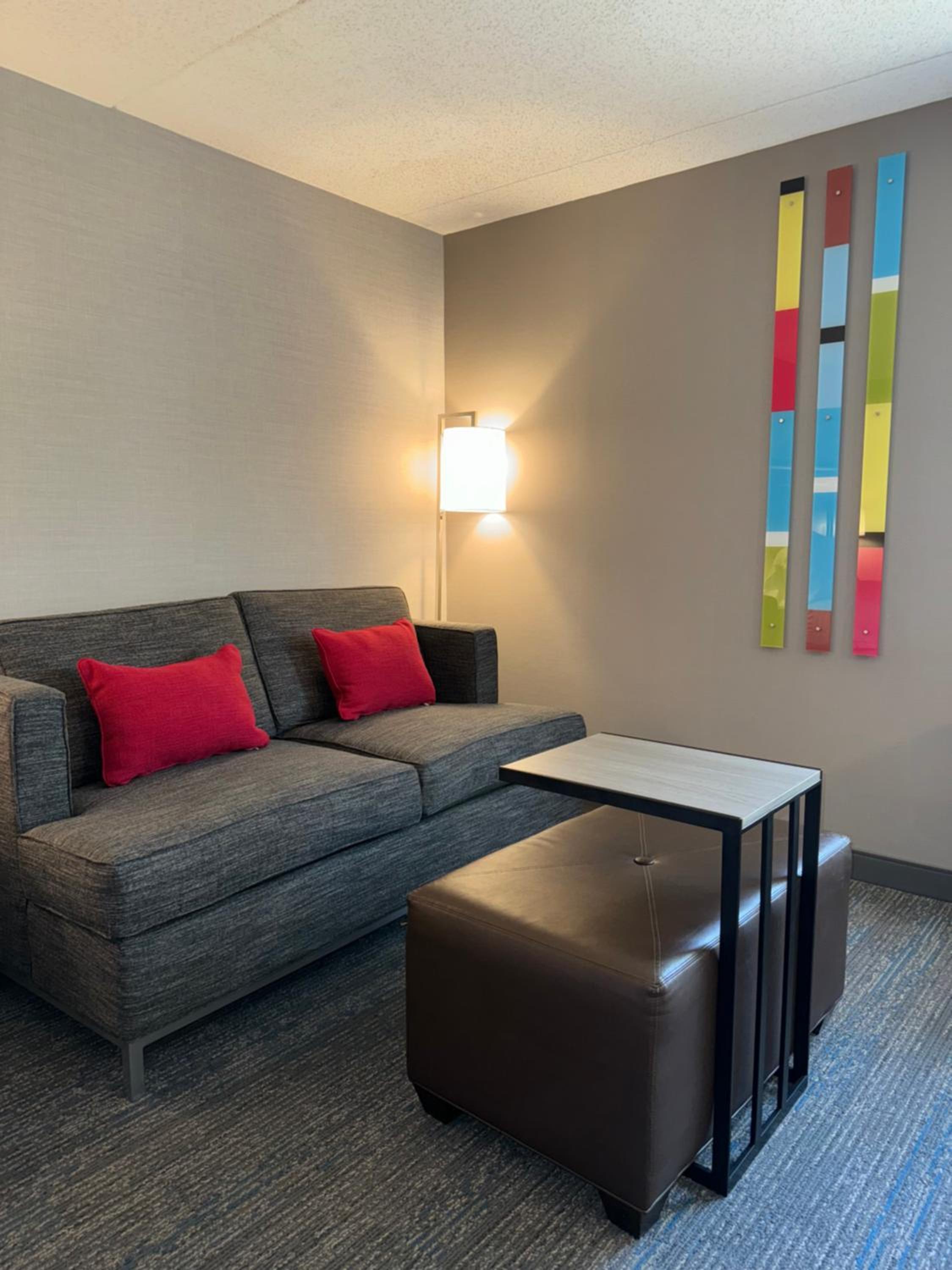 King Room with Sofa Bed - Non-Smoking - Photo 4