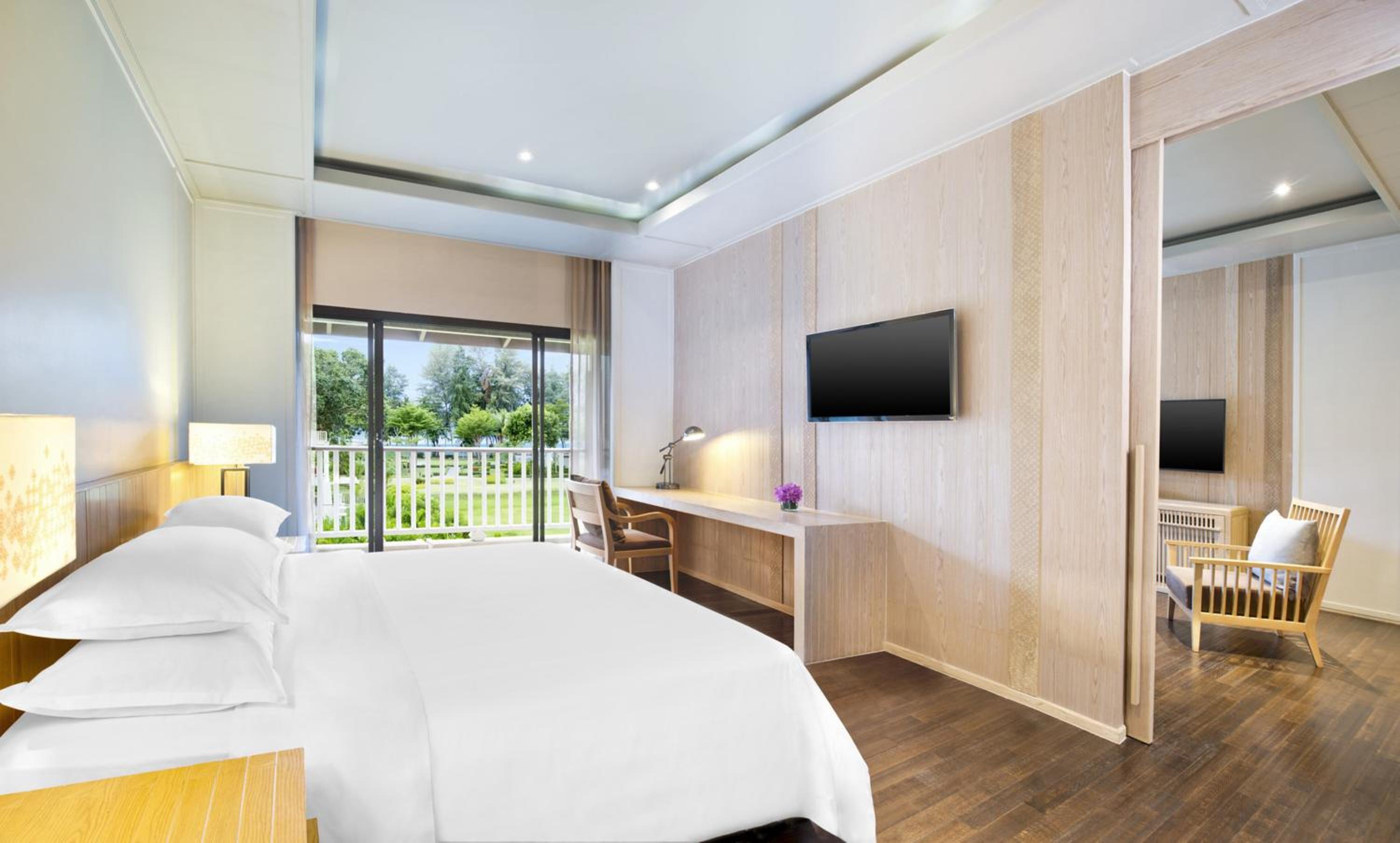 Club One Bedroom Sea Facing Suite